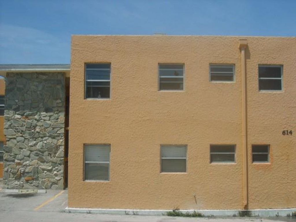 Photo of 614 Avenue I #4, Fort Pierce, FL 34950 (MLS # F10493578)