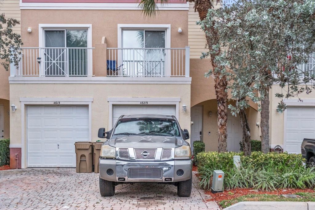 Photo of 4609 SW 75th Way #4609, Davie, FL 33314 (MLS # F10548830)