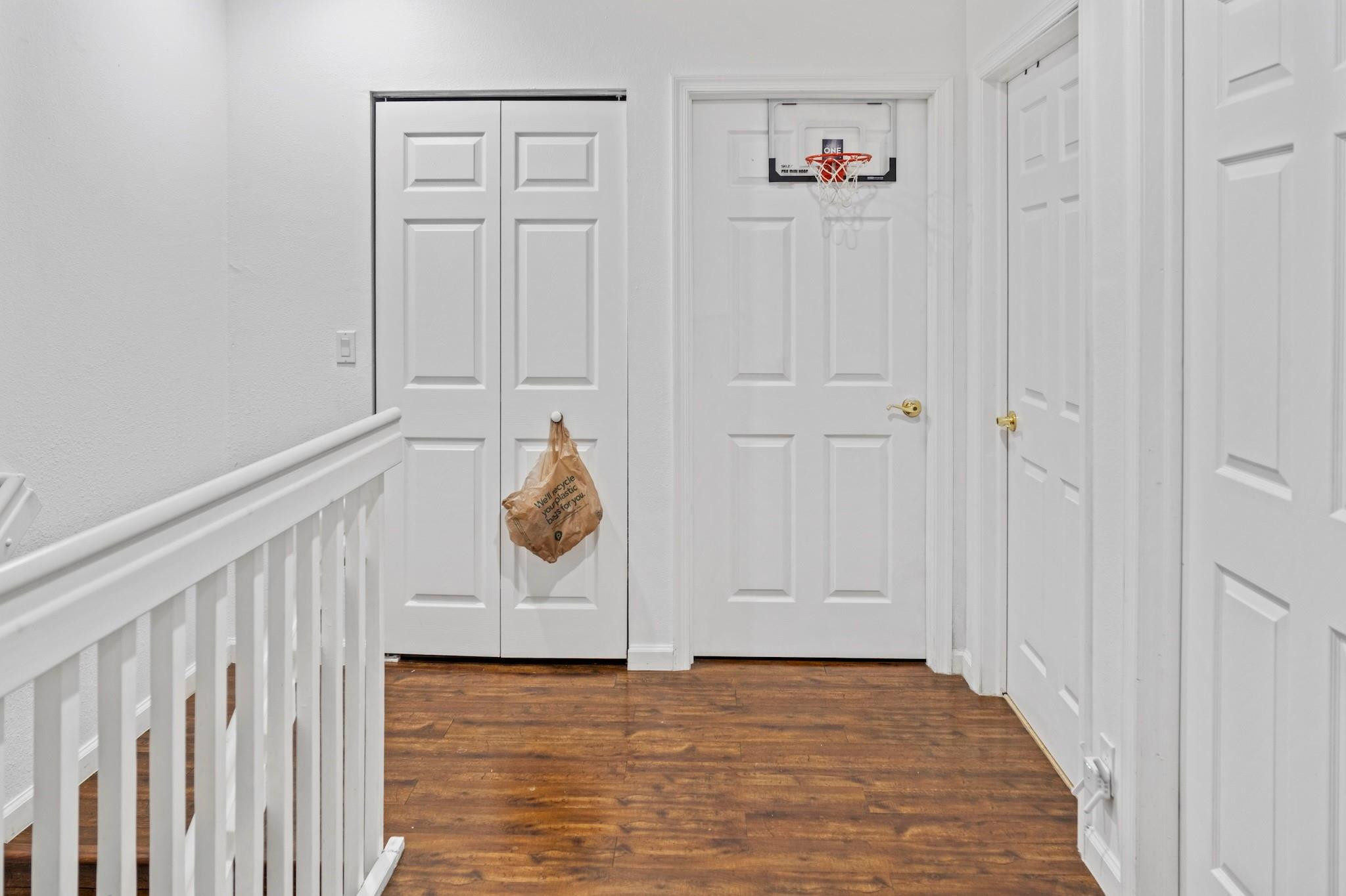 COUNTRY WESTERN STORE - Residential