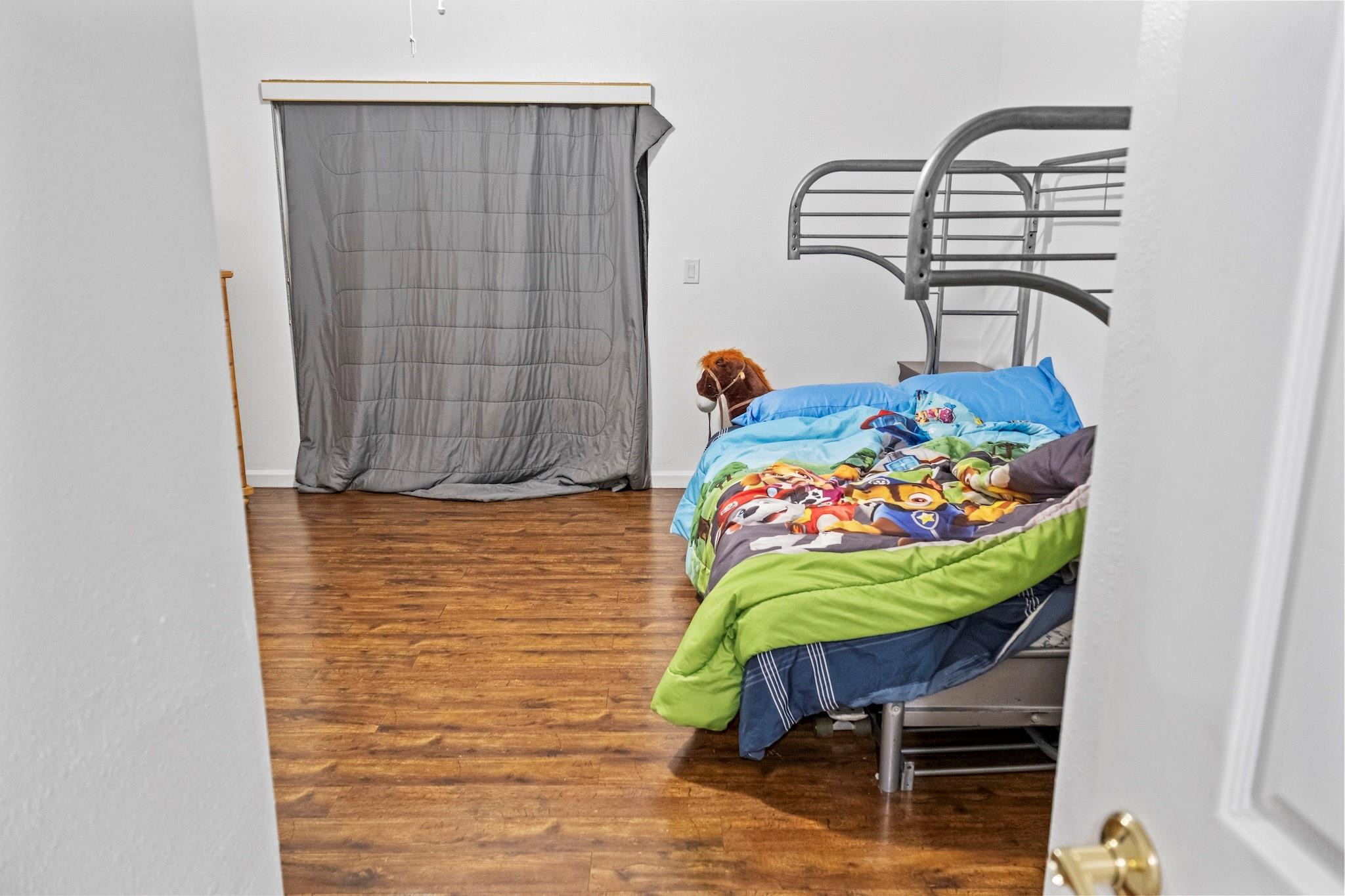 COUNTRY WESTERN STORE - Residential