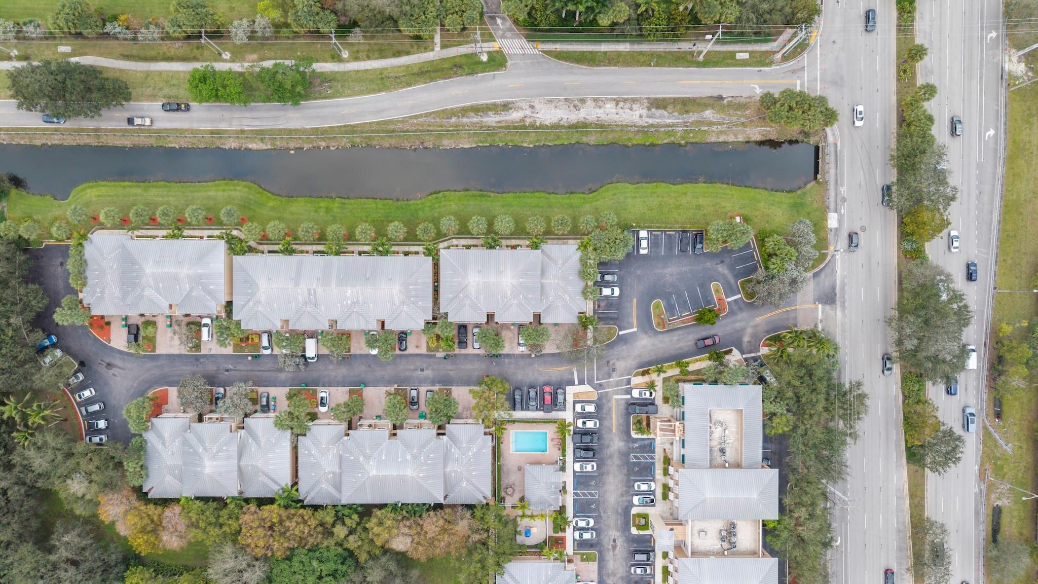 COUNTRY WESTERN STORE - Residential