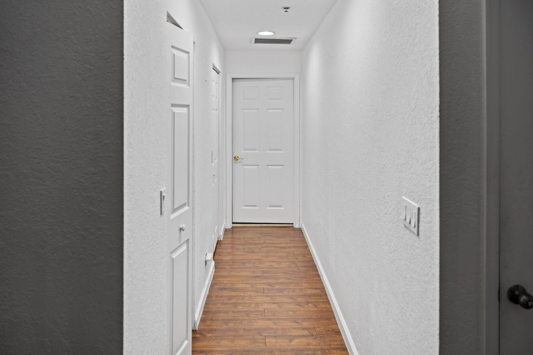 COUNTRY WESTERN STORE - Residential