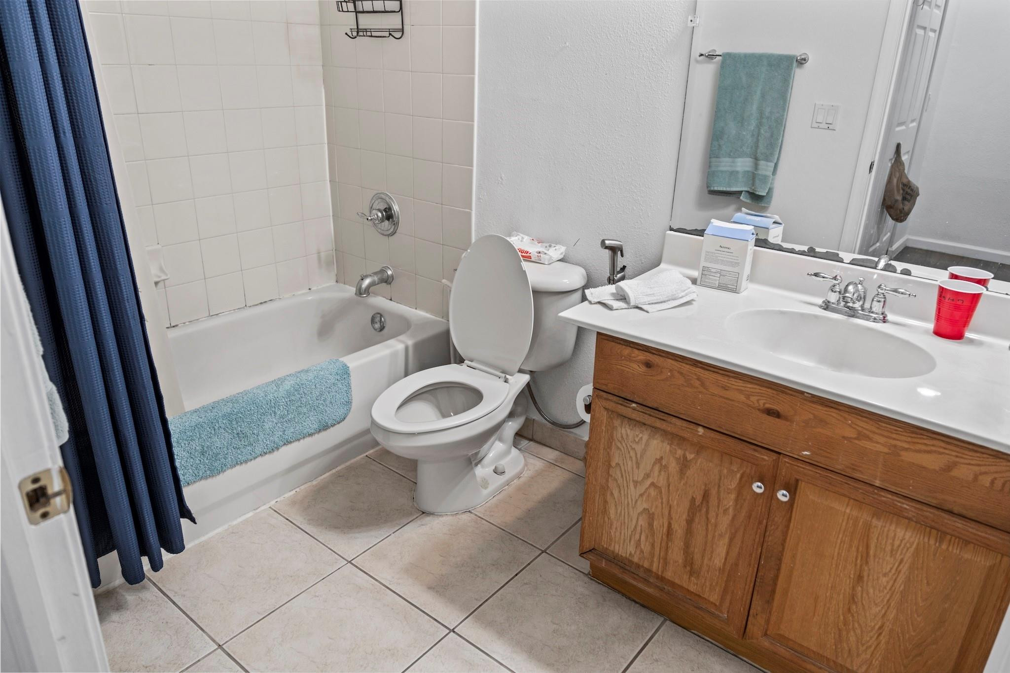 COUNTRY WESTERN STORE - Residential