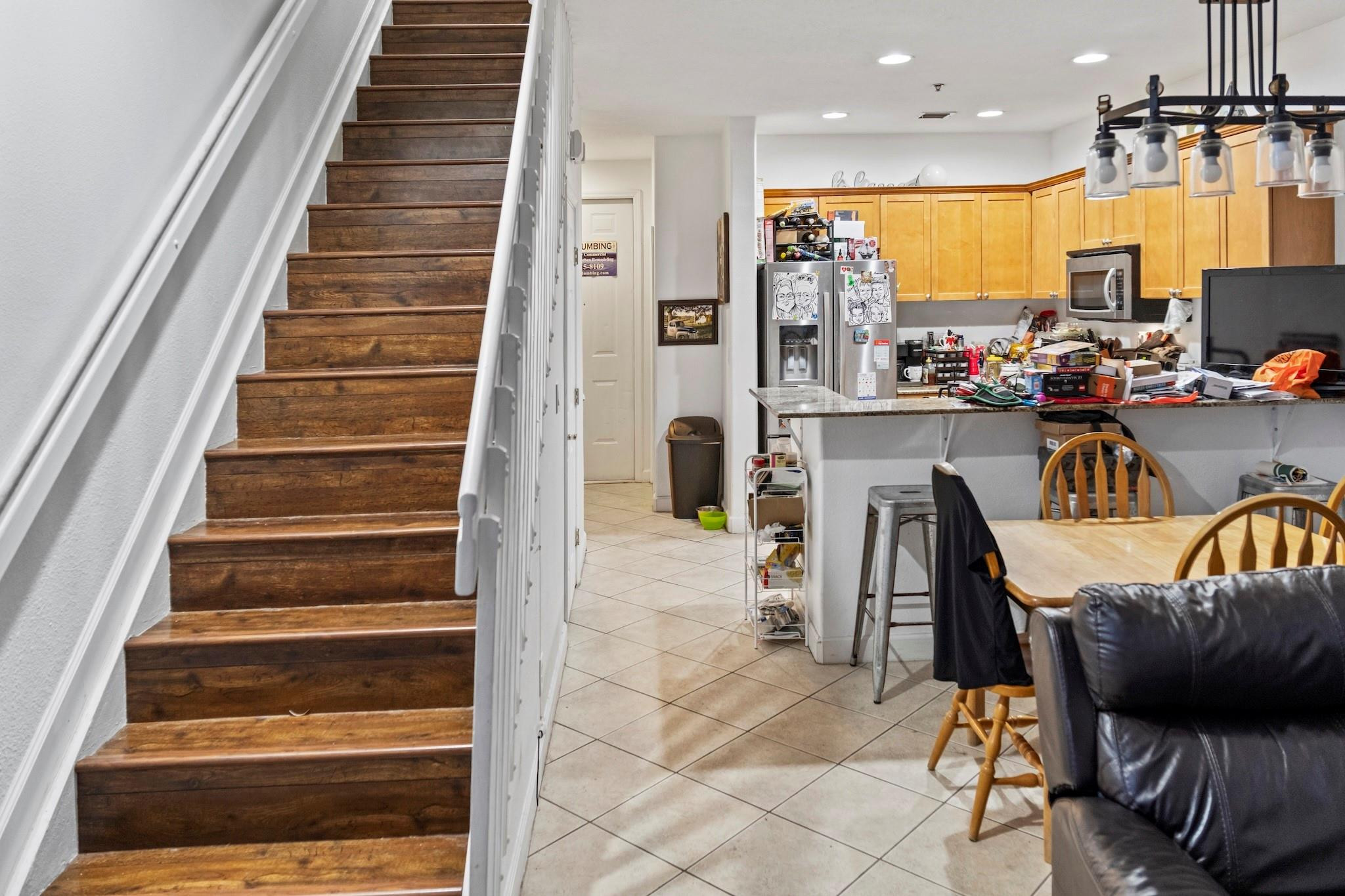 COUNTRY WESTERN STORE - Residential