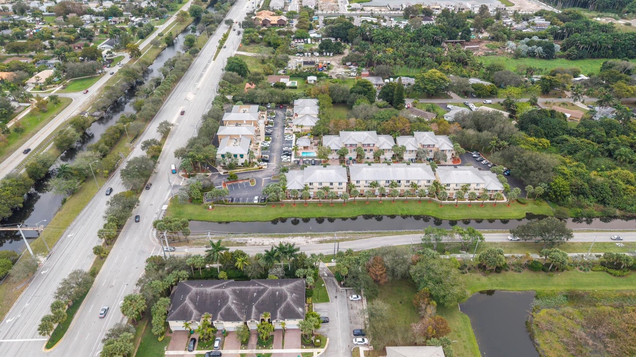 COUNTRY WESTERN STORE - Residential