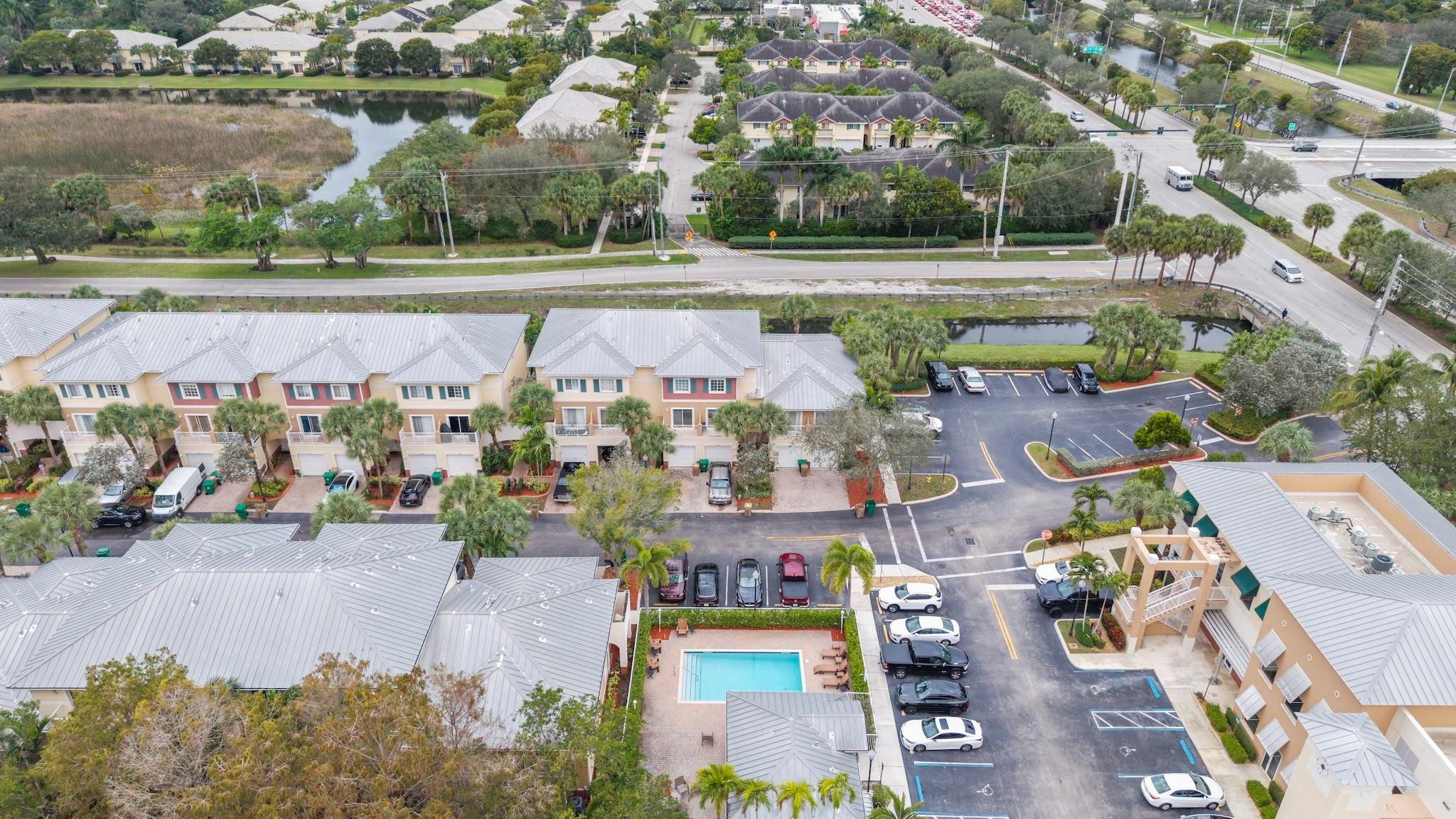 COUNTRY WESTERN STORE - Residential