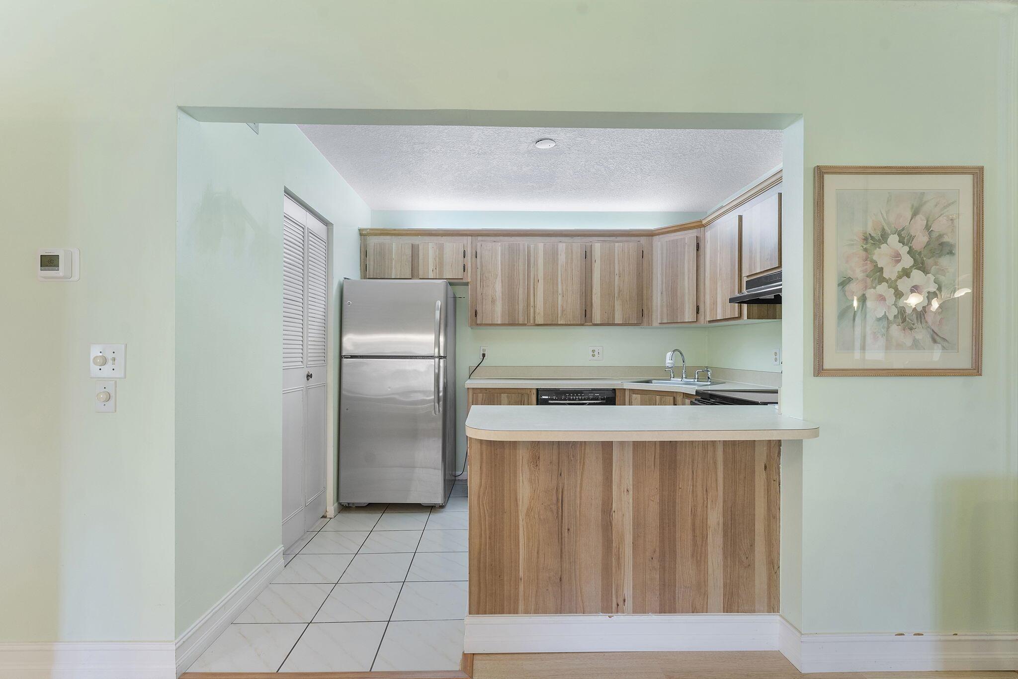 PINE RIDGE SOUTH III COND - Residential