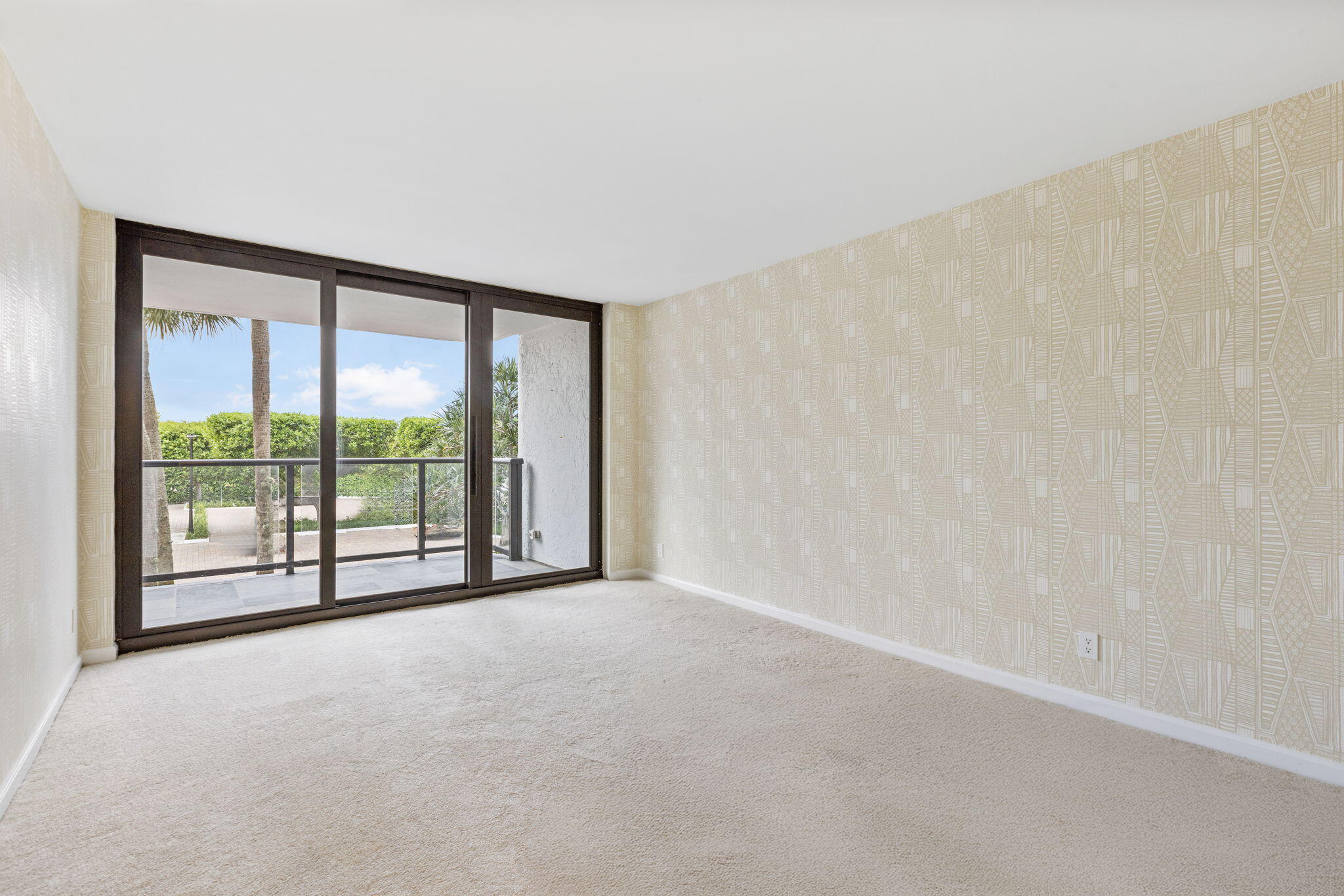 HALCYON OF PALM BEACH - Residential