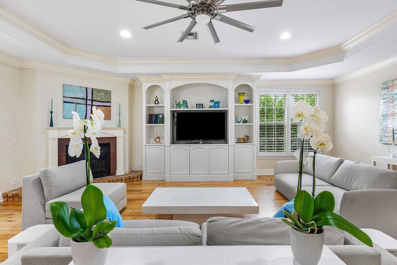 PINE VIEW ESTATES - Residential