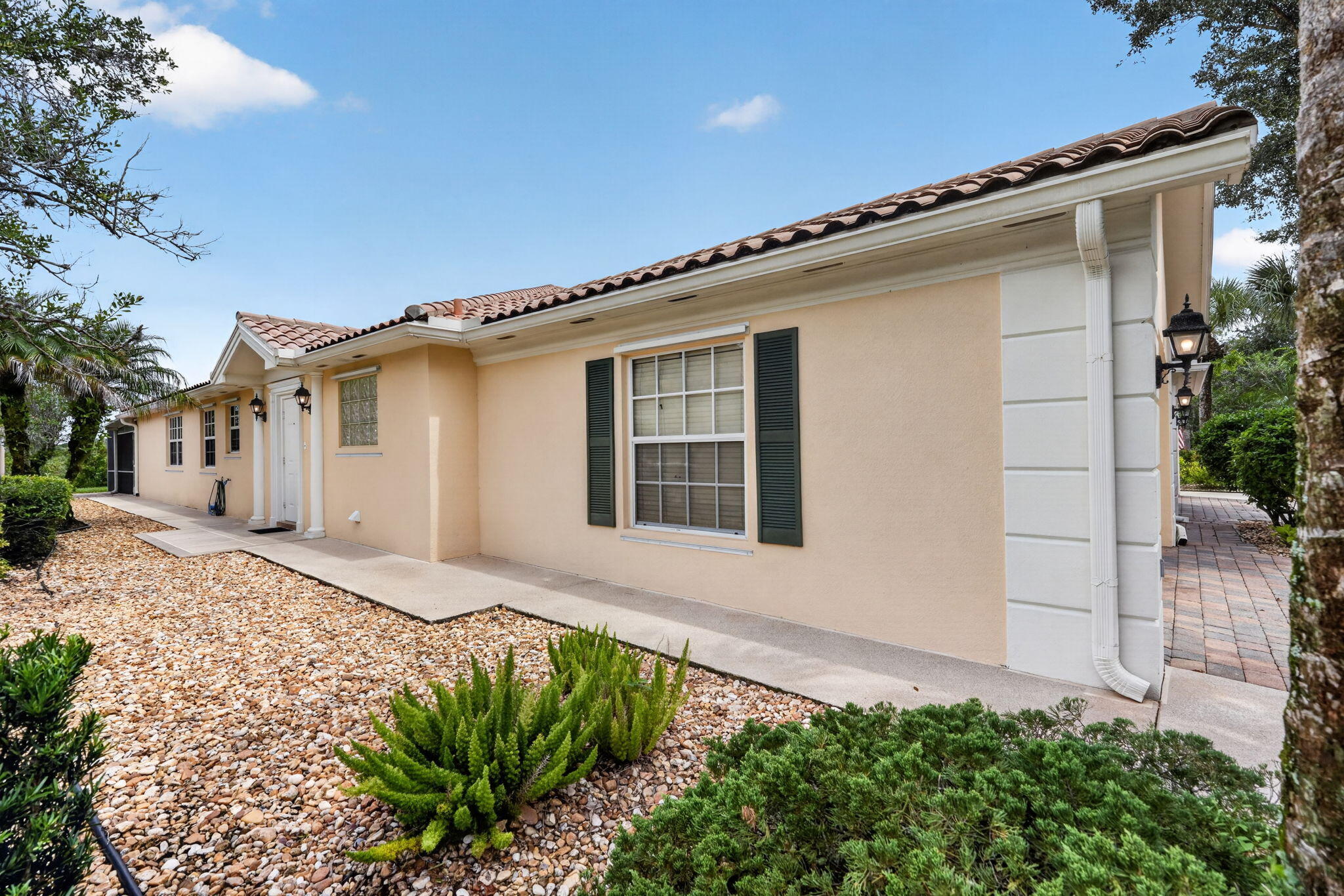 3446 SE GLACIER Terrace