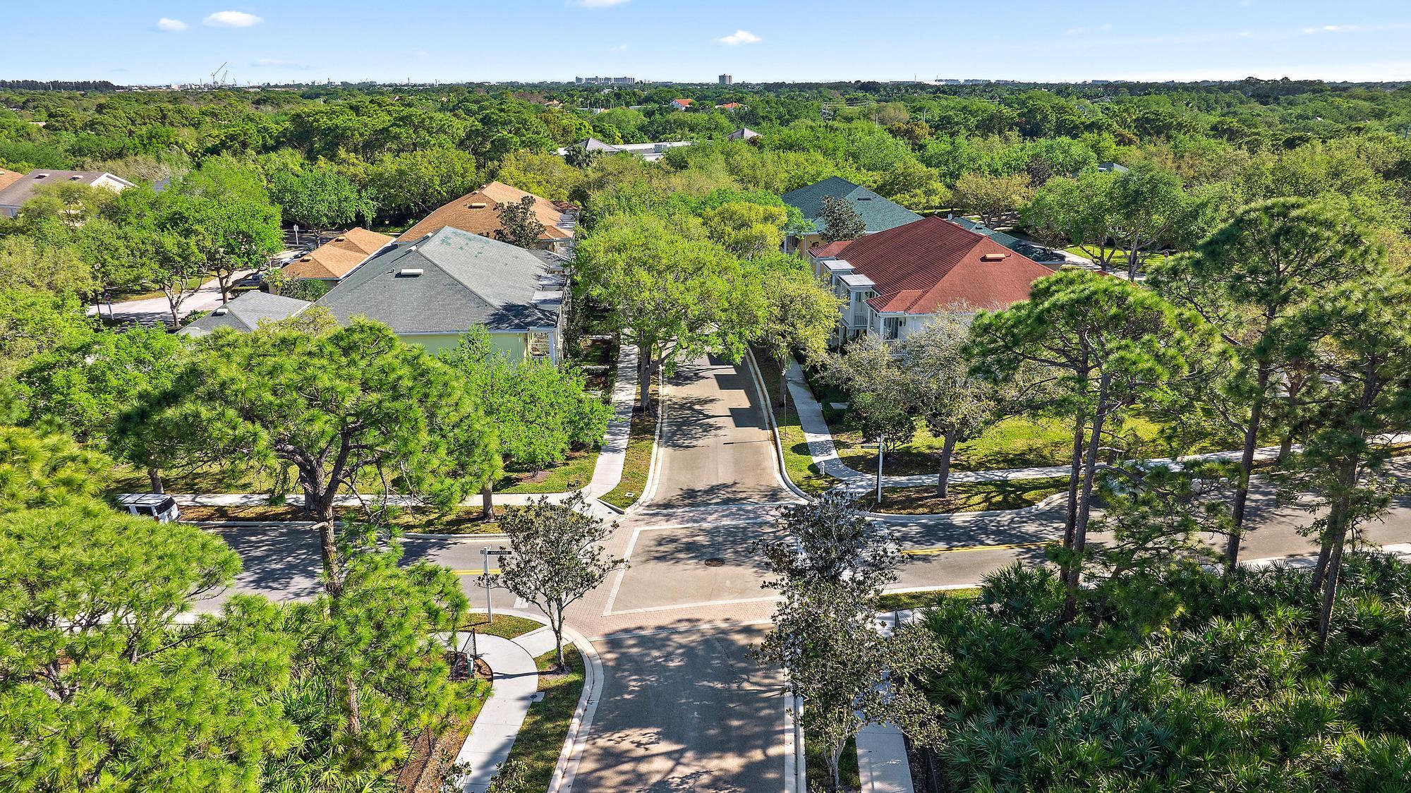 CAMBRIDGE AT ABACOA - Residential