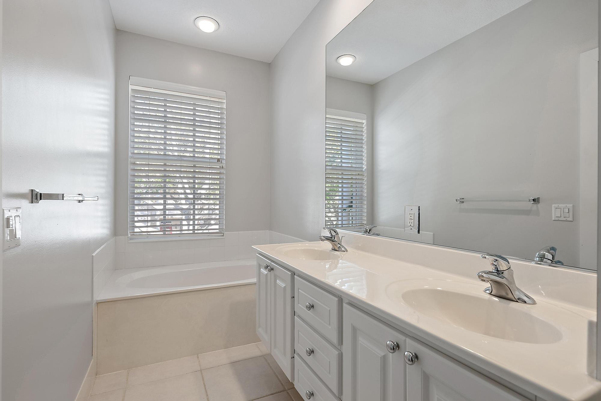 CAMBRIDGE AT ABACOA - Residential