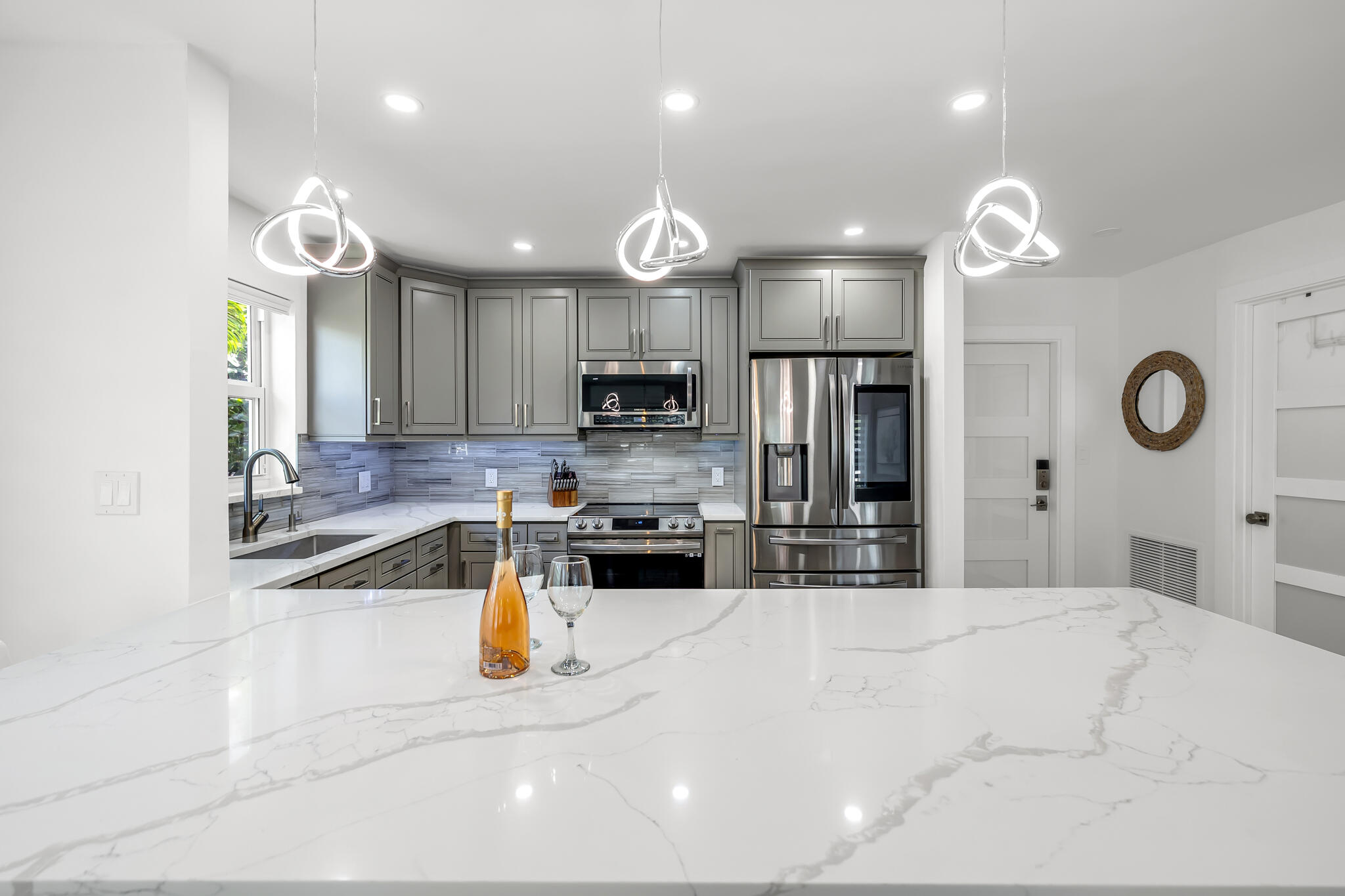 HARBOR'S EDGE - Residential