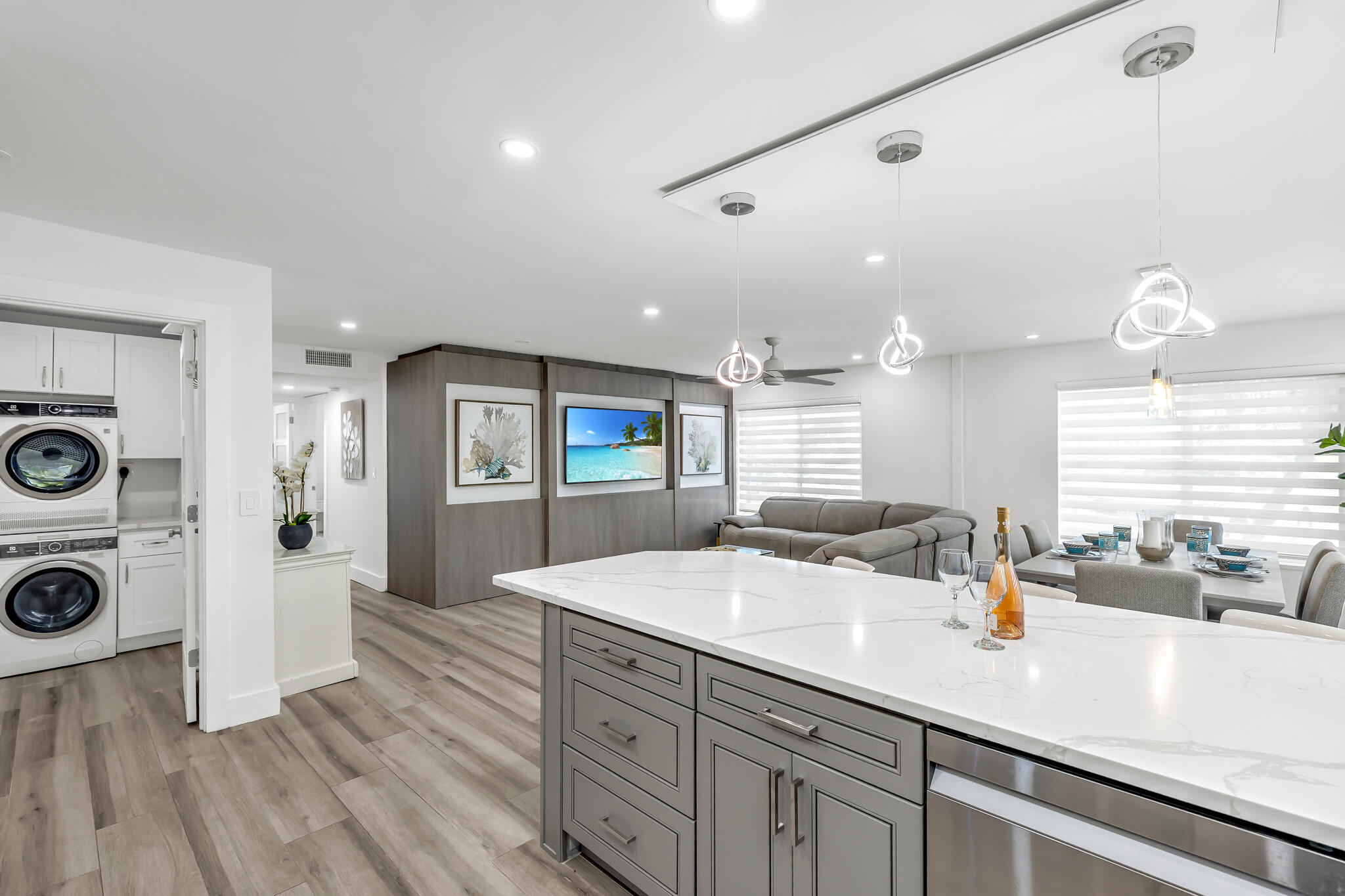 HARBOR'S EDGE - Residential