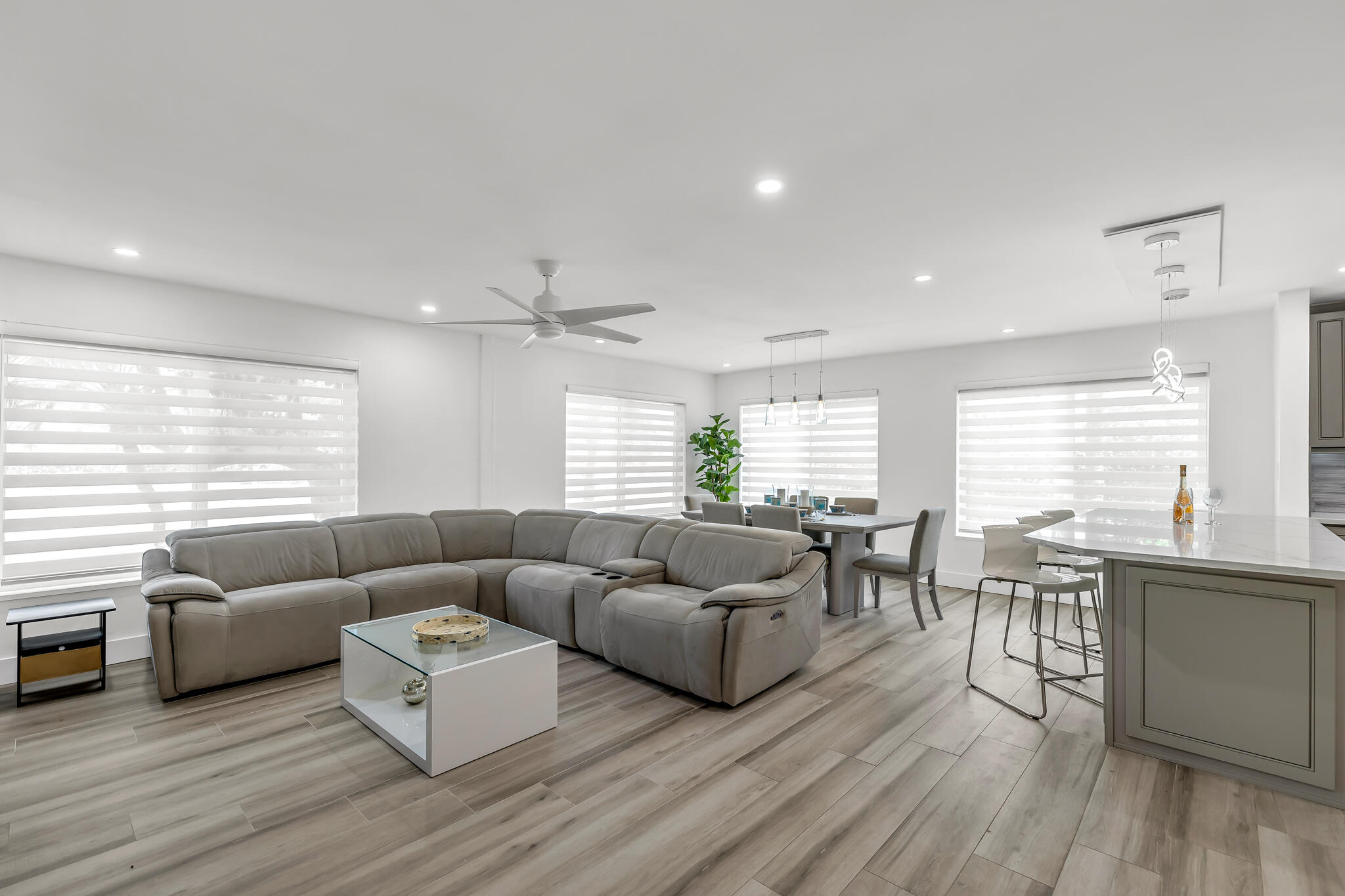 HARBOR'S EDGE - Residential