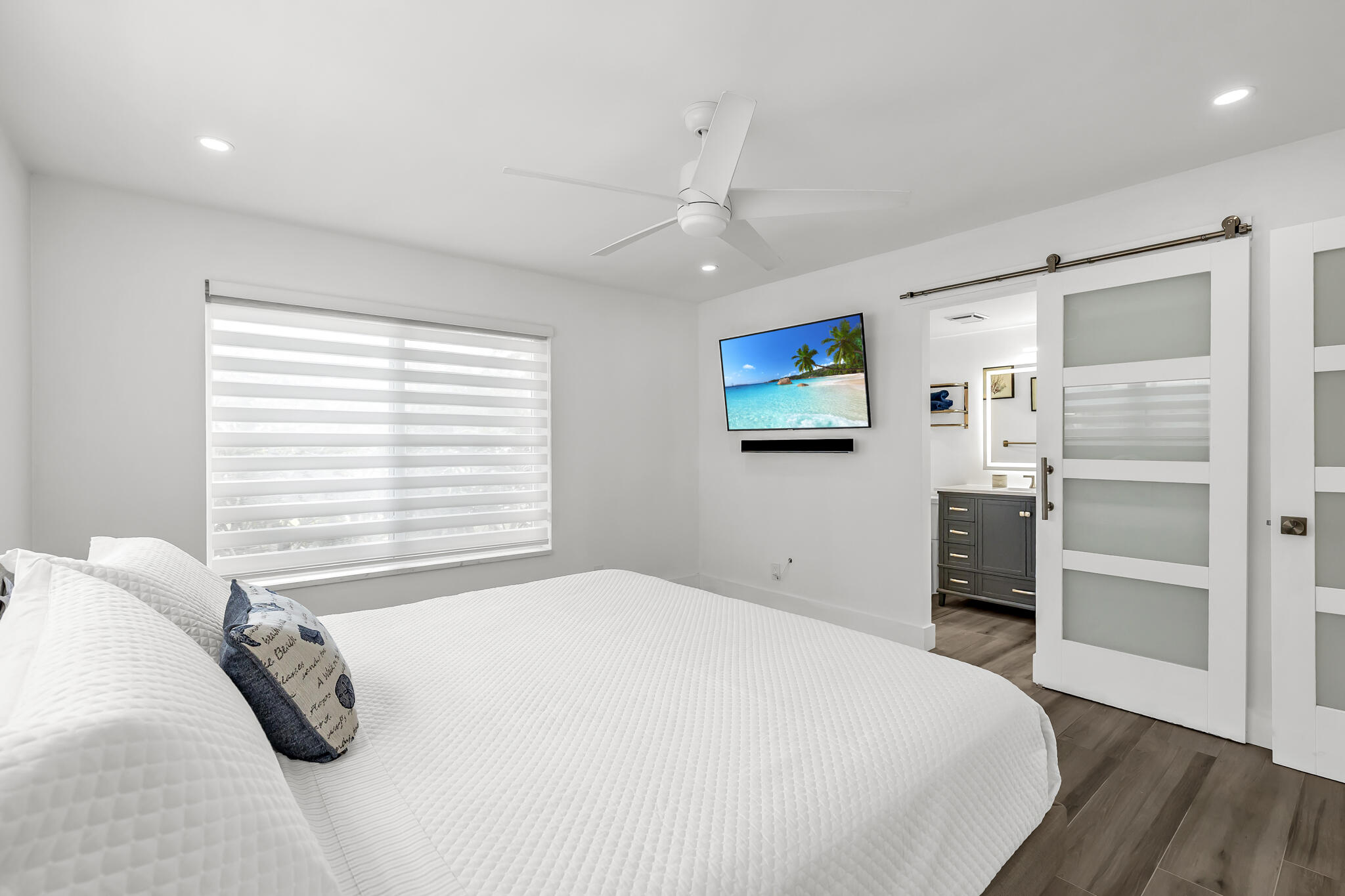 HARBOR'S EDGE - Residential