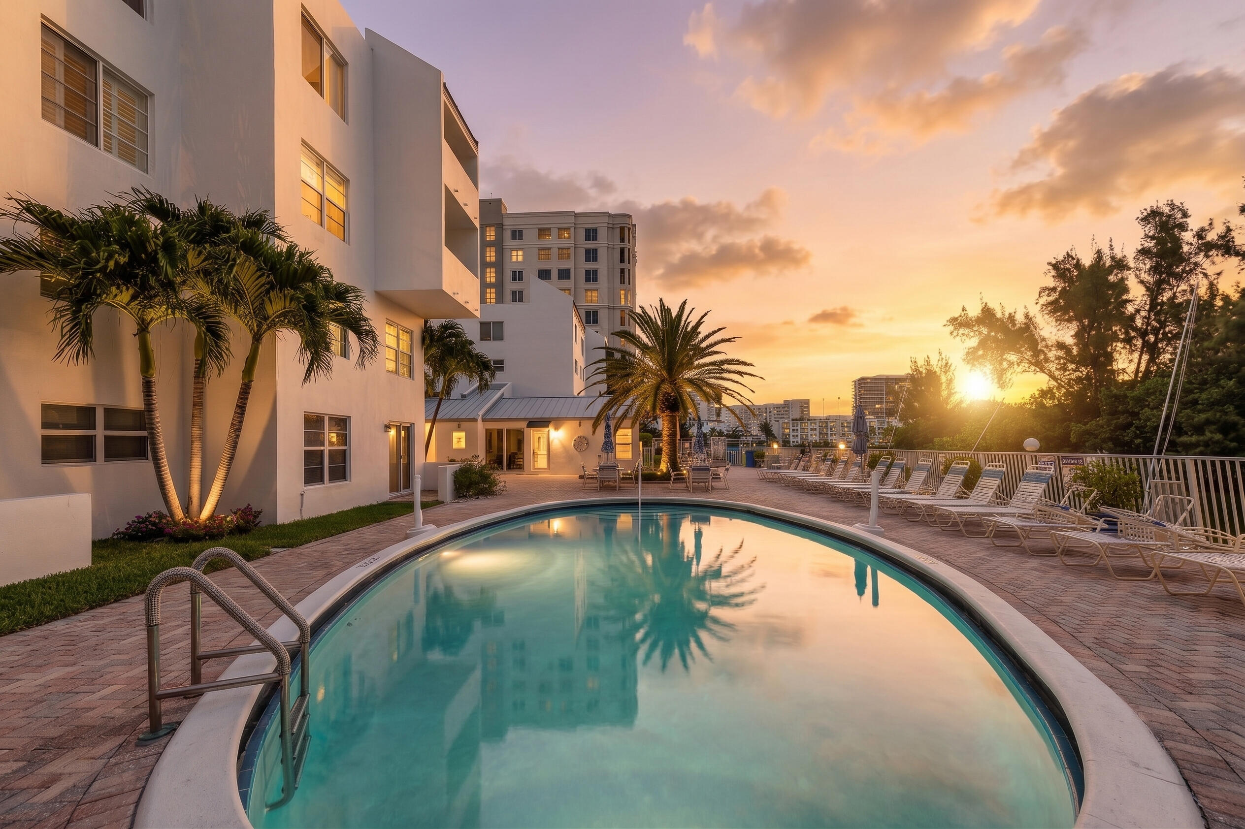 HARBOR'S EDGE - Residential