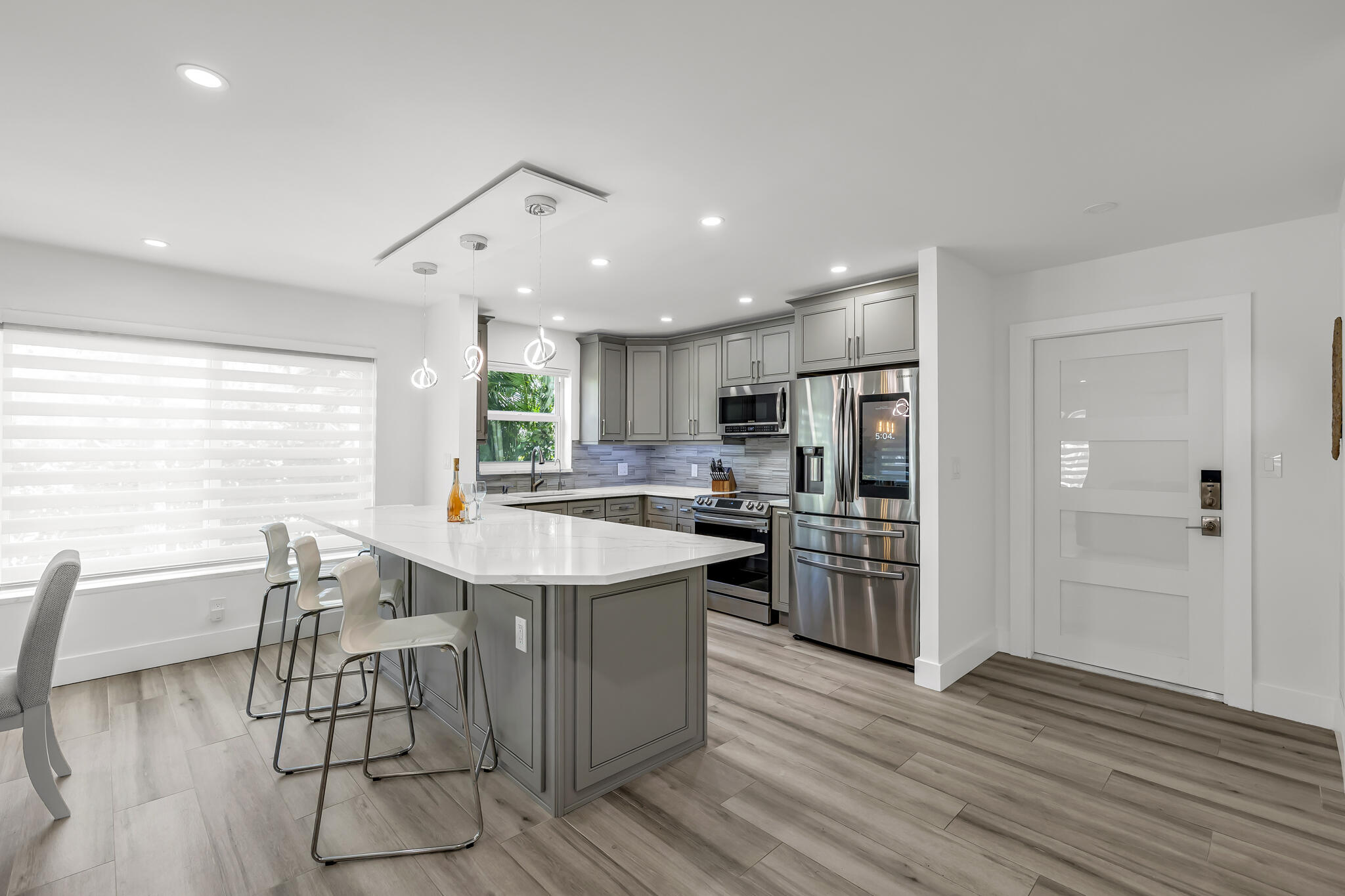 HARBOR'S EDGE - Residential