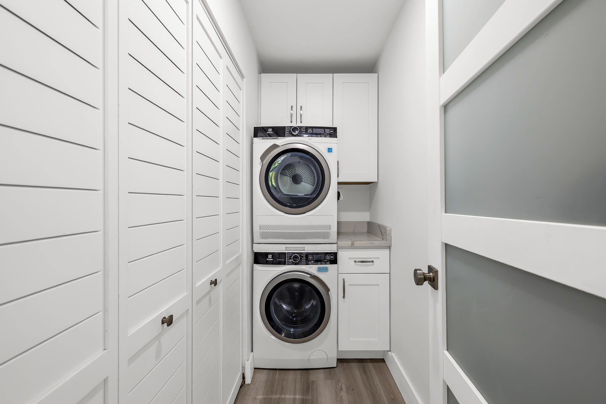 HARBOR'S EDGE - Residential