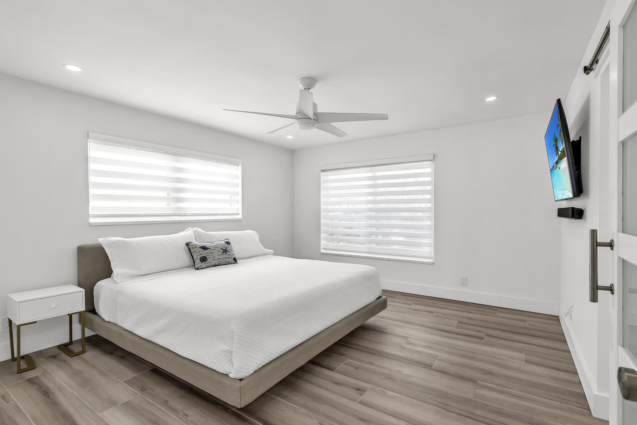 HARBOR'S EDGE - Residential