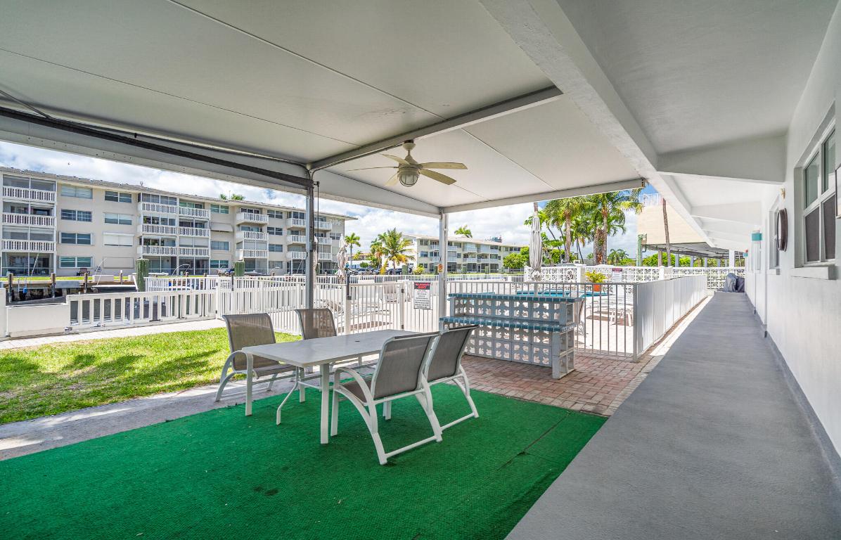 YORKDALES CARALLTON ISLE CONDO - Residential