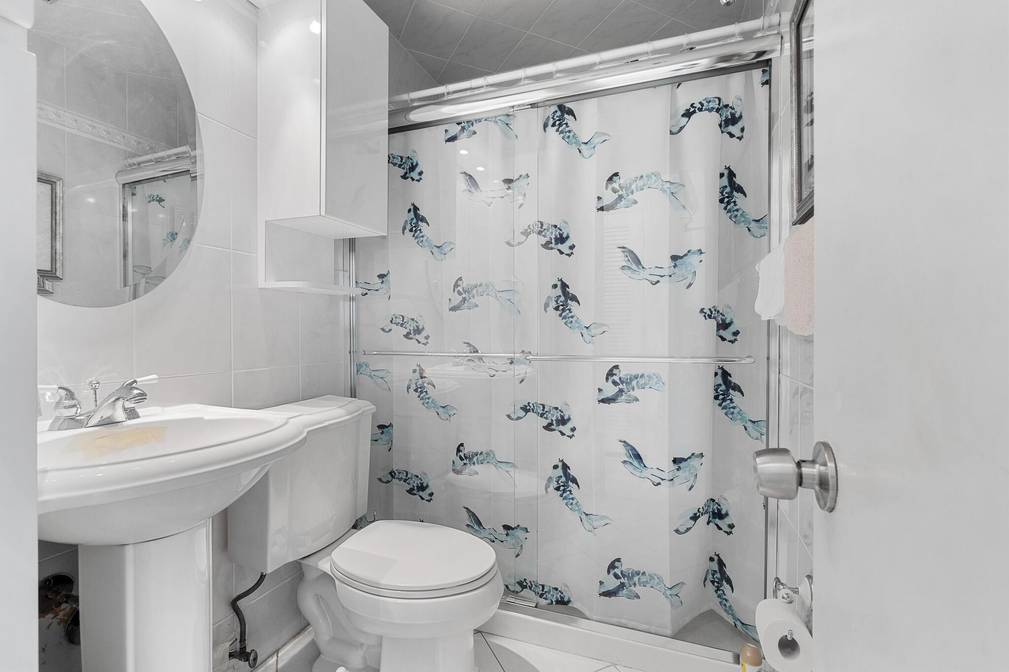 YORKDALES CARALLTON ISLE - Residential