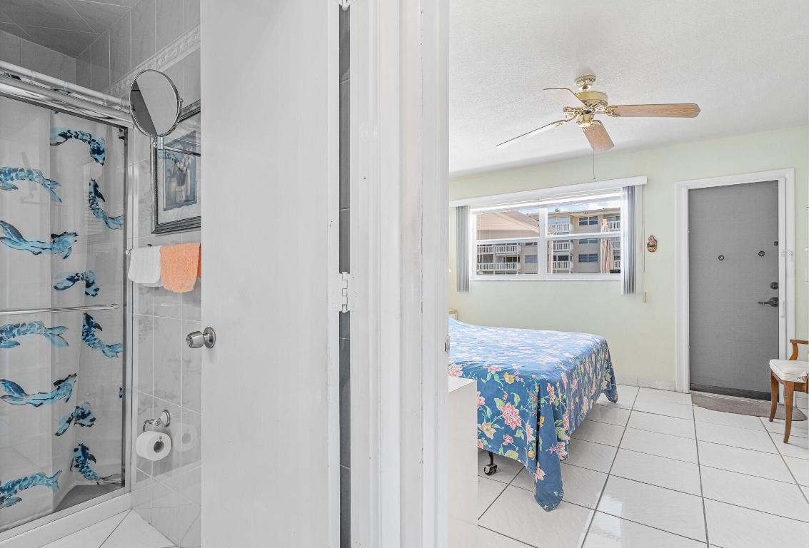 YORKDALES CARALLTON ISLE CONDO - Residential