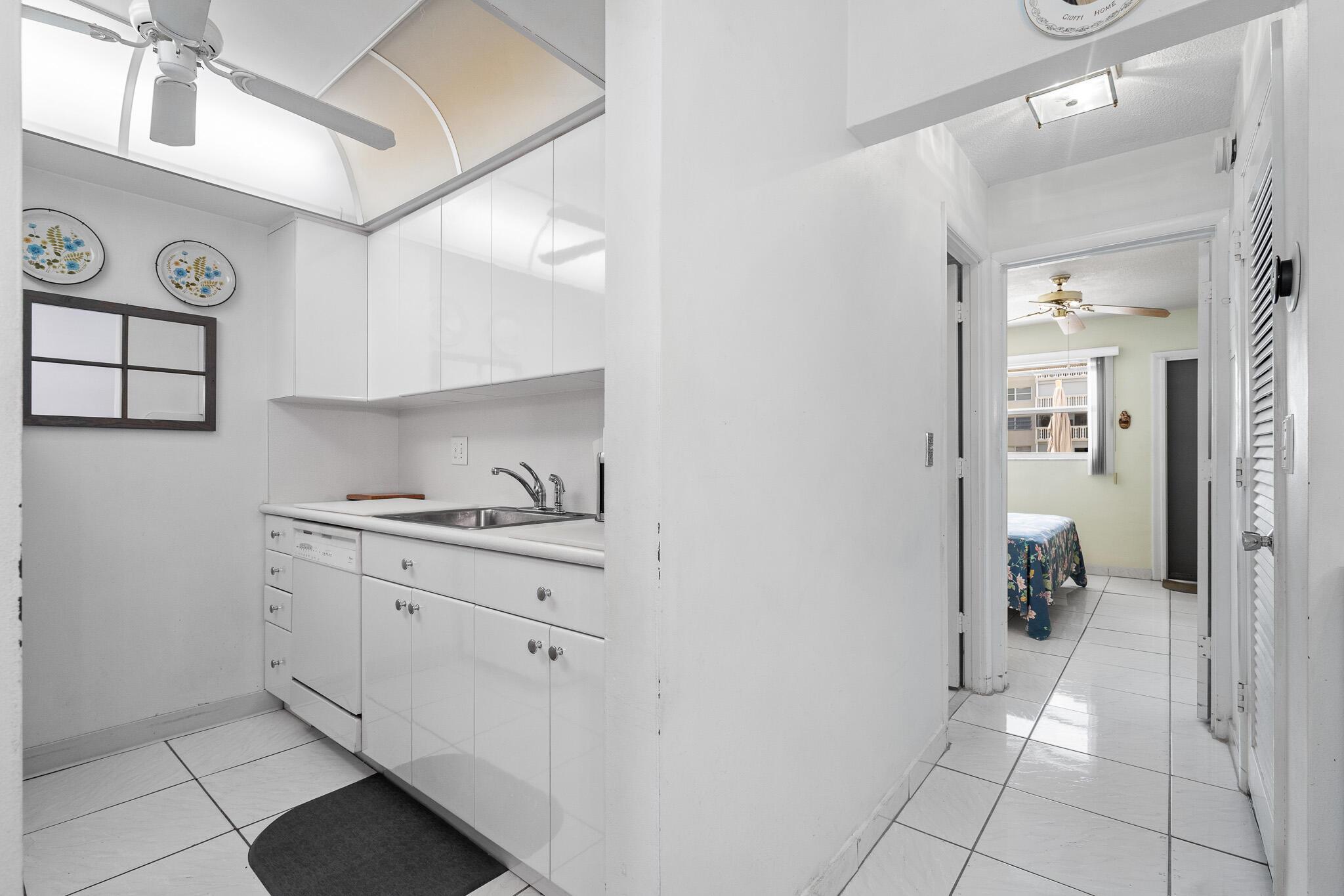 YORKDALES CARALLTON ISLE - Residential