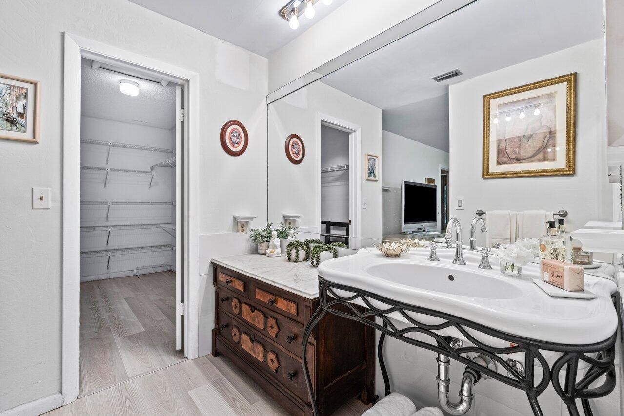 FOREST GROVE PATIO HOMES - Residential Lease