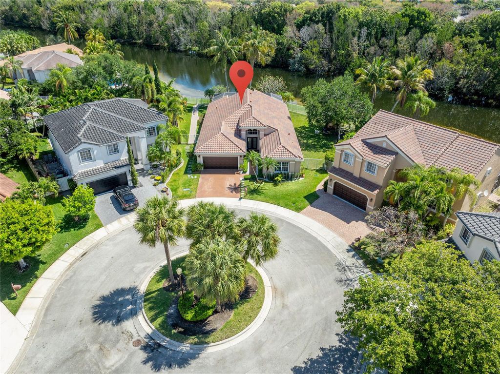 Photo of 102 Cameron Court, Weston, FL 33326 (MLS # F10498772)