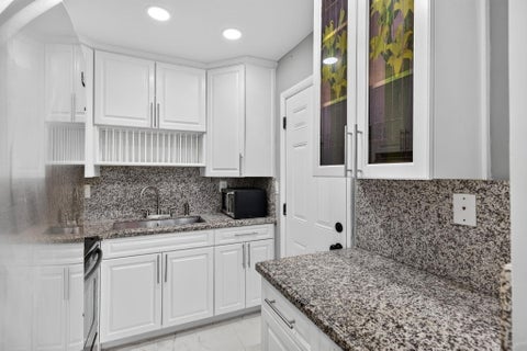 Tiny photo for 3040 NE 16th Avenue #110, Oakland Park, FL 33334 (MLS # B26074867)
