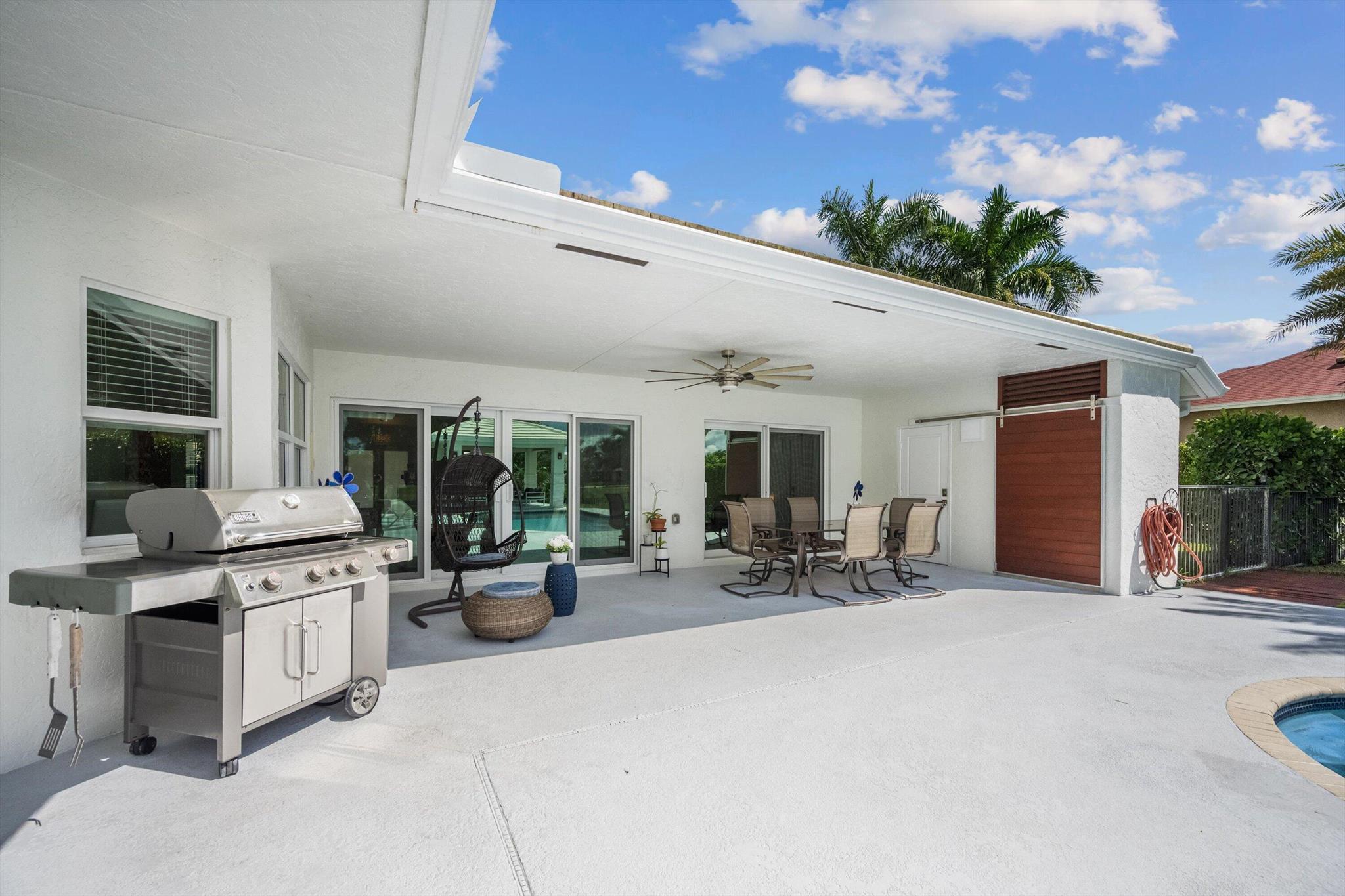 MEADOW WOOD OF THE LANDIN - Residential