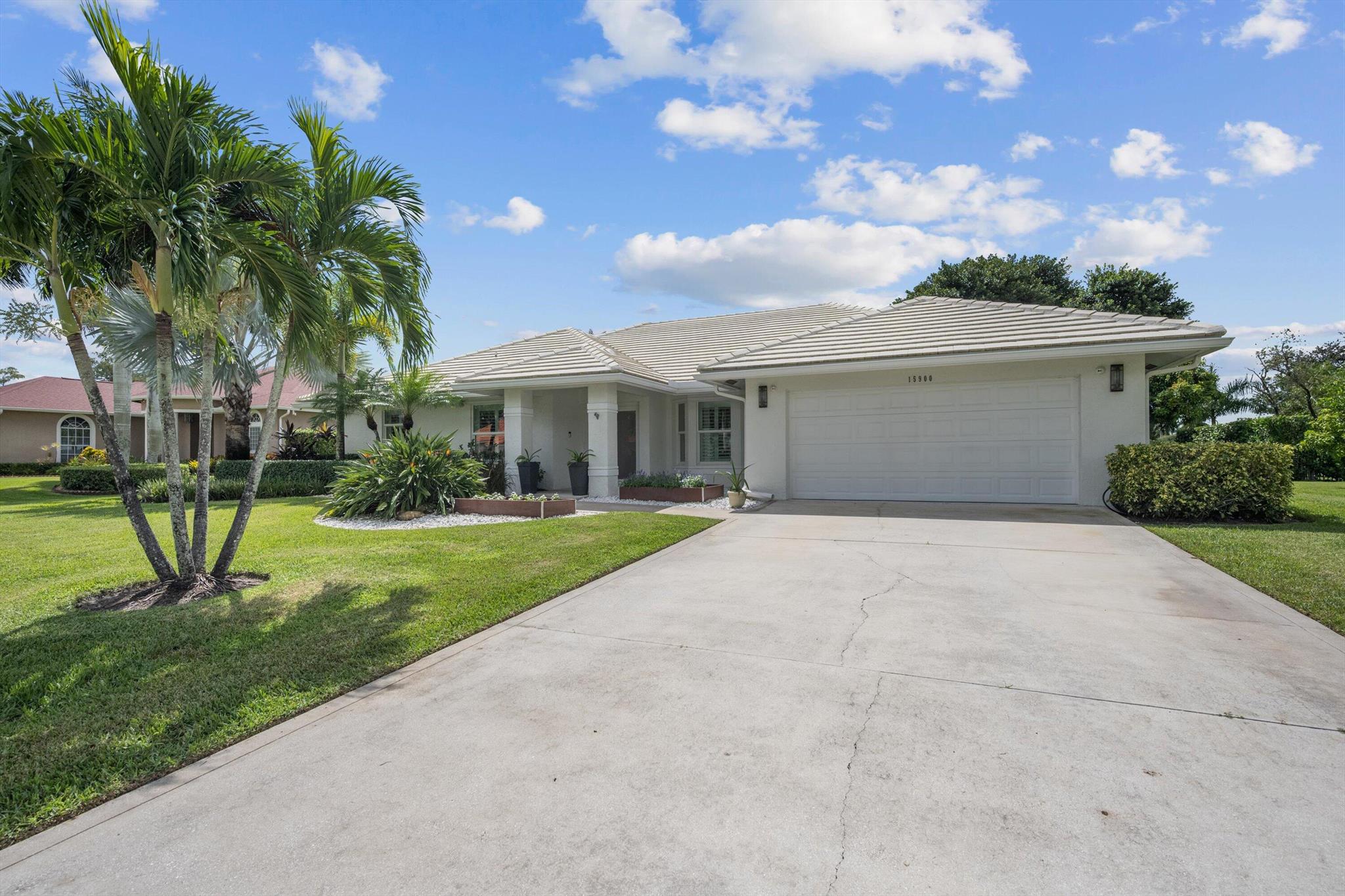 MEADOW WOOD OF THE LANDIN - Residential