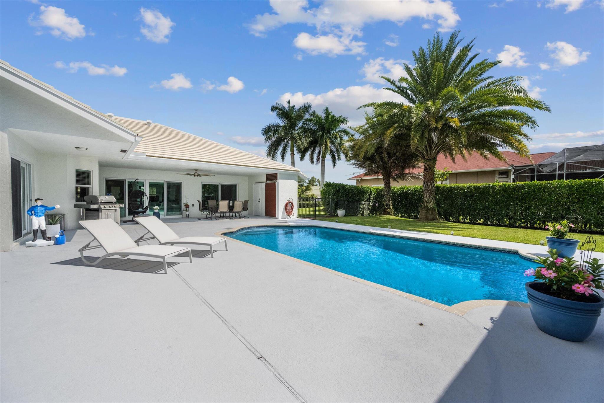 MEADOW WOOD OF THE LANDIN - Residential