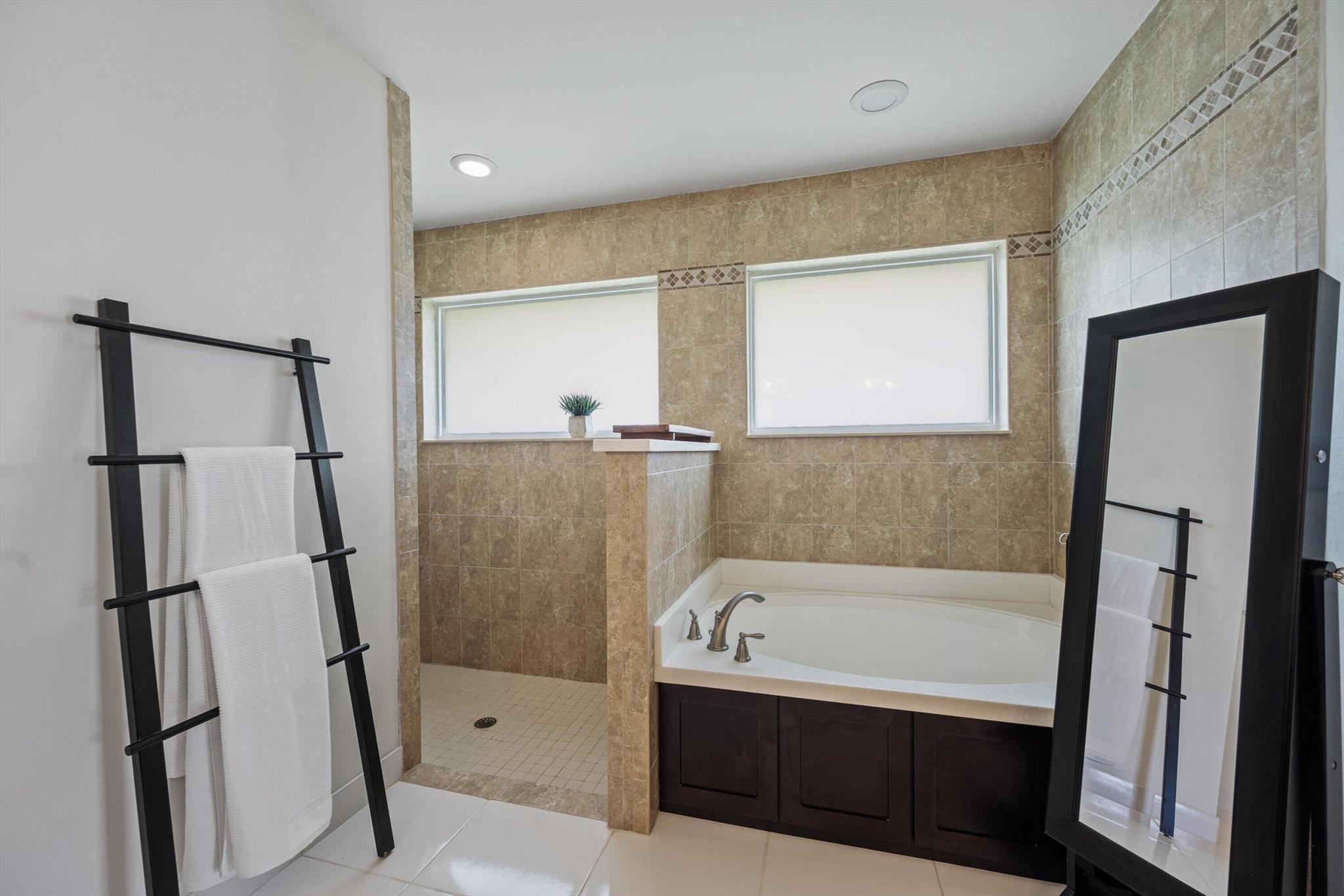 MEADOW WOOD OF THE LANDIN - Residential