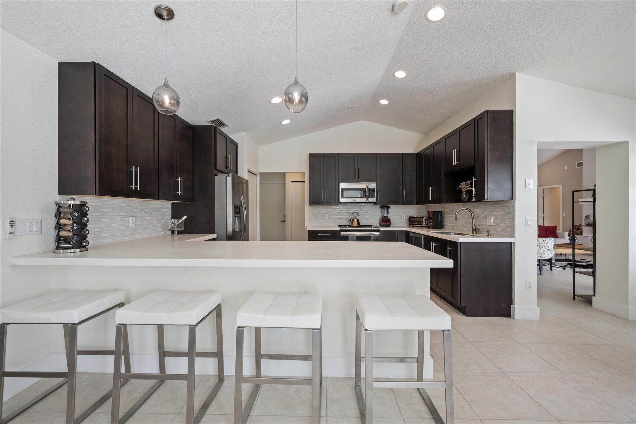 MEADOW WOOD OF THE LANDIN - Residential