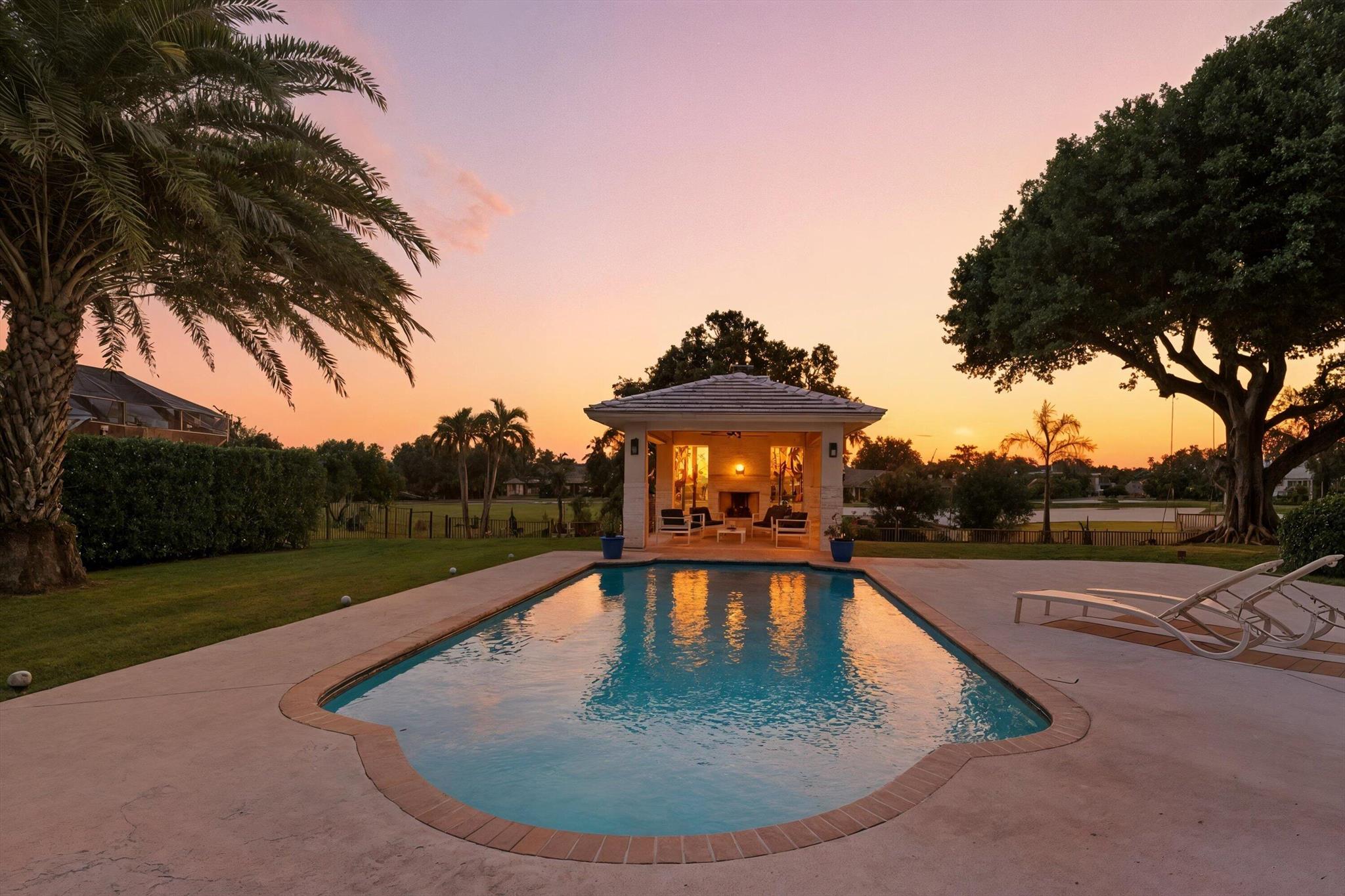 MEADOW WOOD OF THE LANDIN - Residential