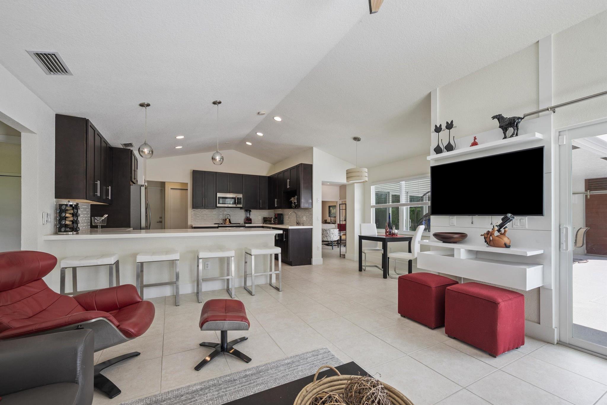 MEADOW WOOD OF THE LANDIN - Residential