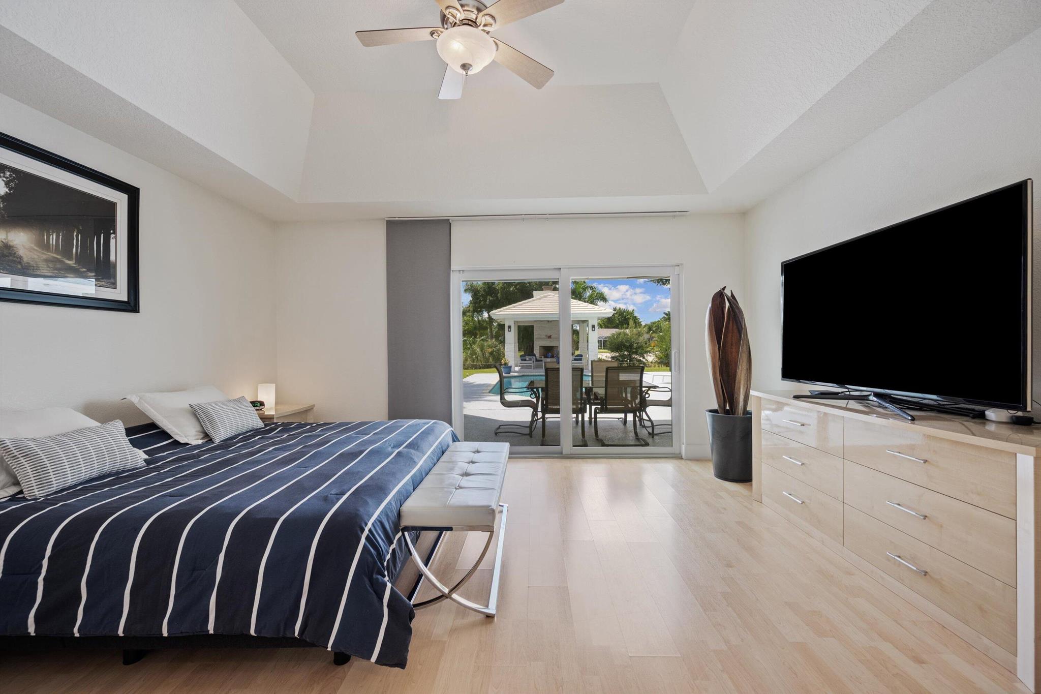 MEADOW WOOD OF THE LANDIN - Residential