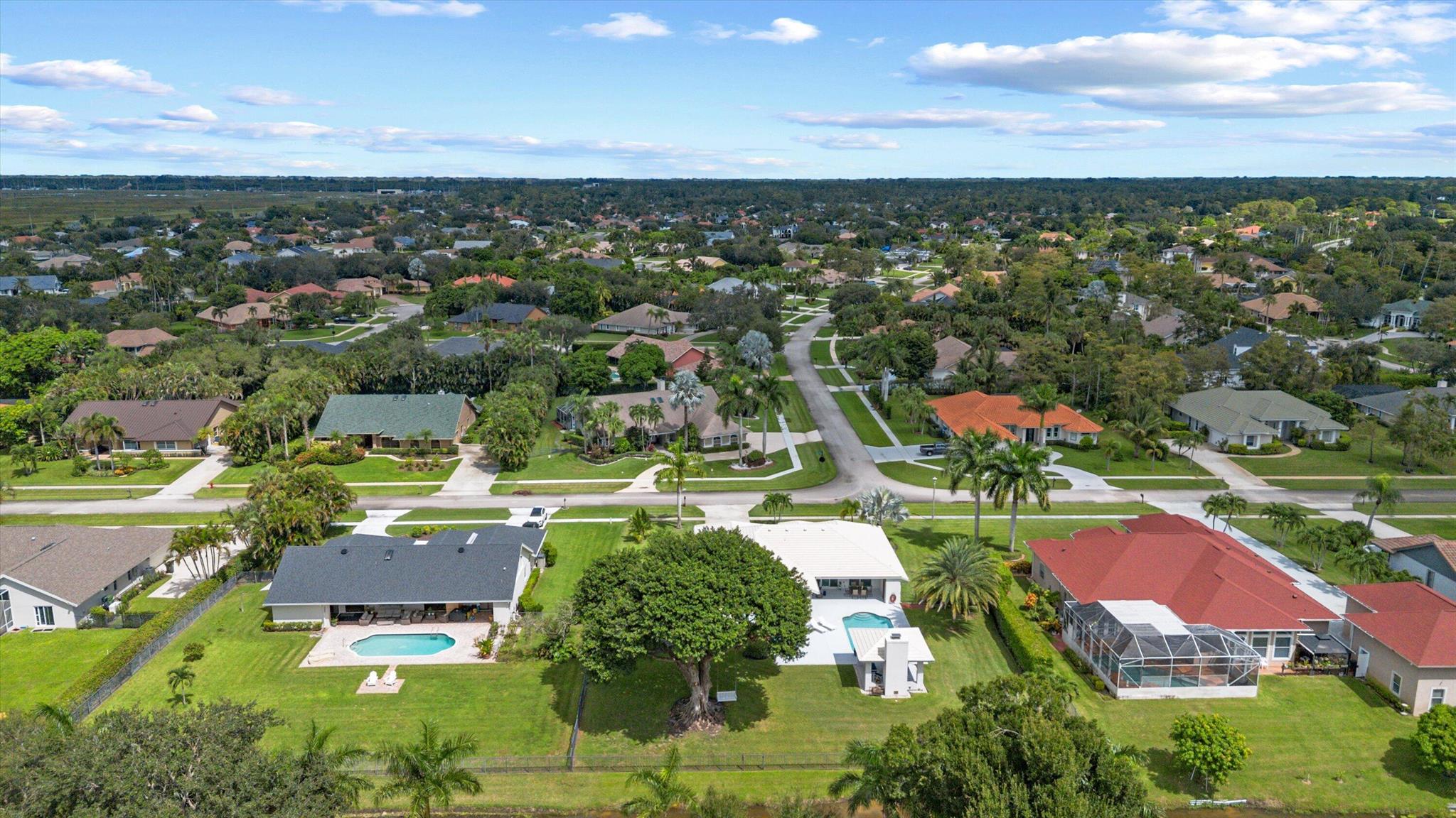 MEADOW WOOD OF THE LANDIN - Residential