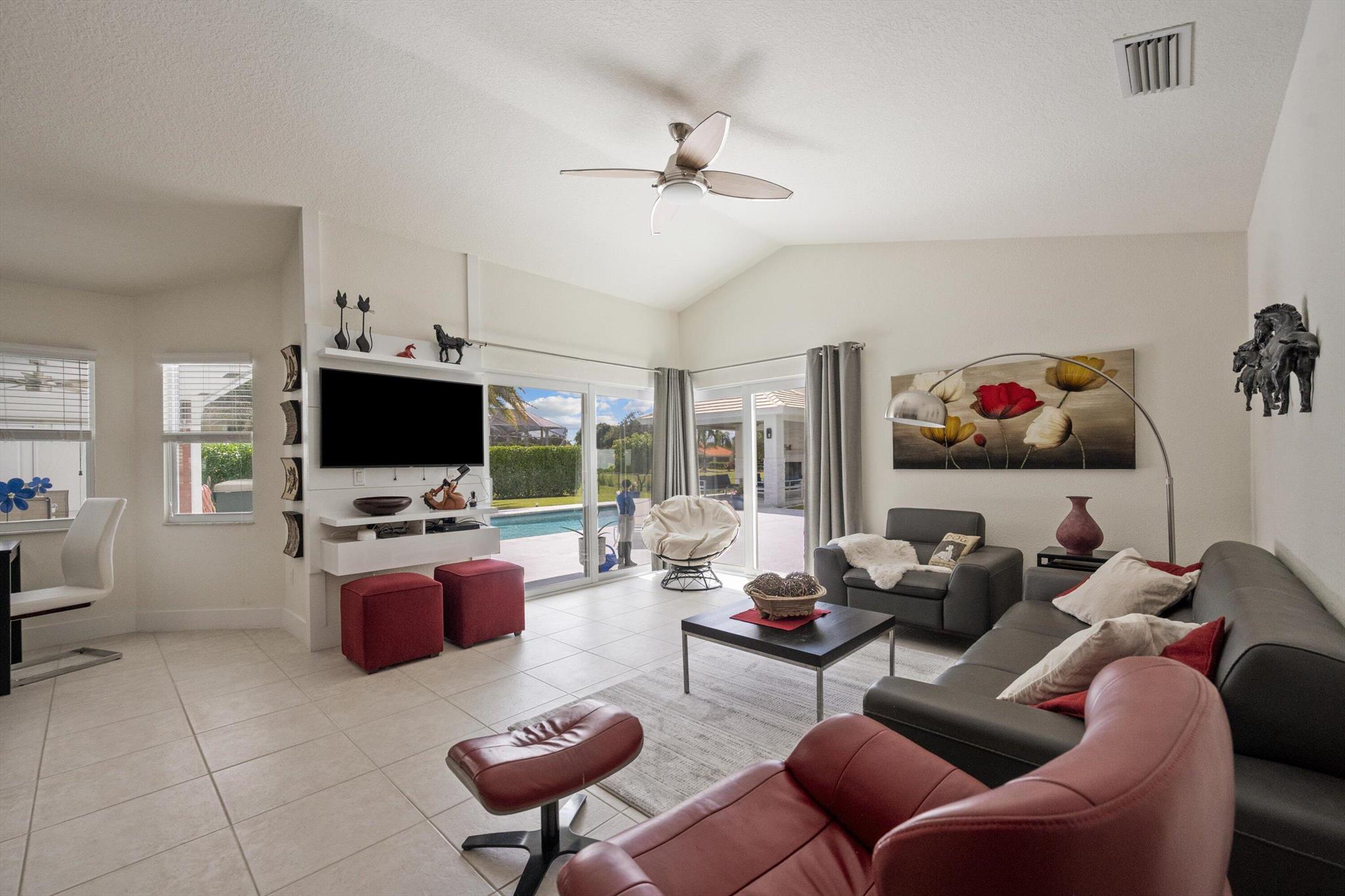 MEADOW WOOD OF THE LANDIN - Residential