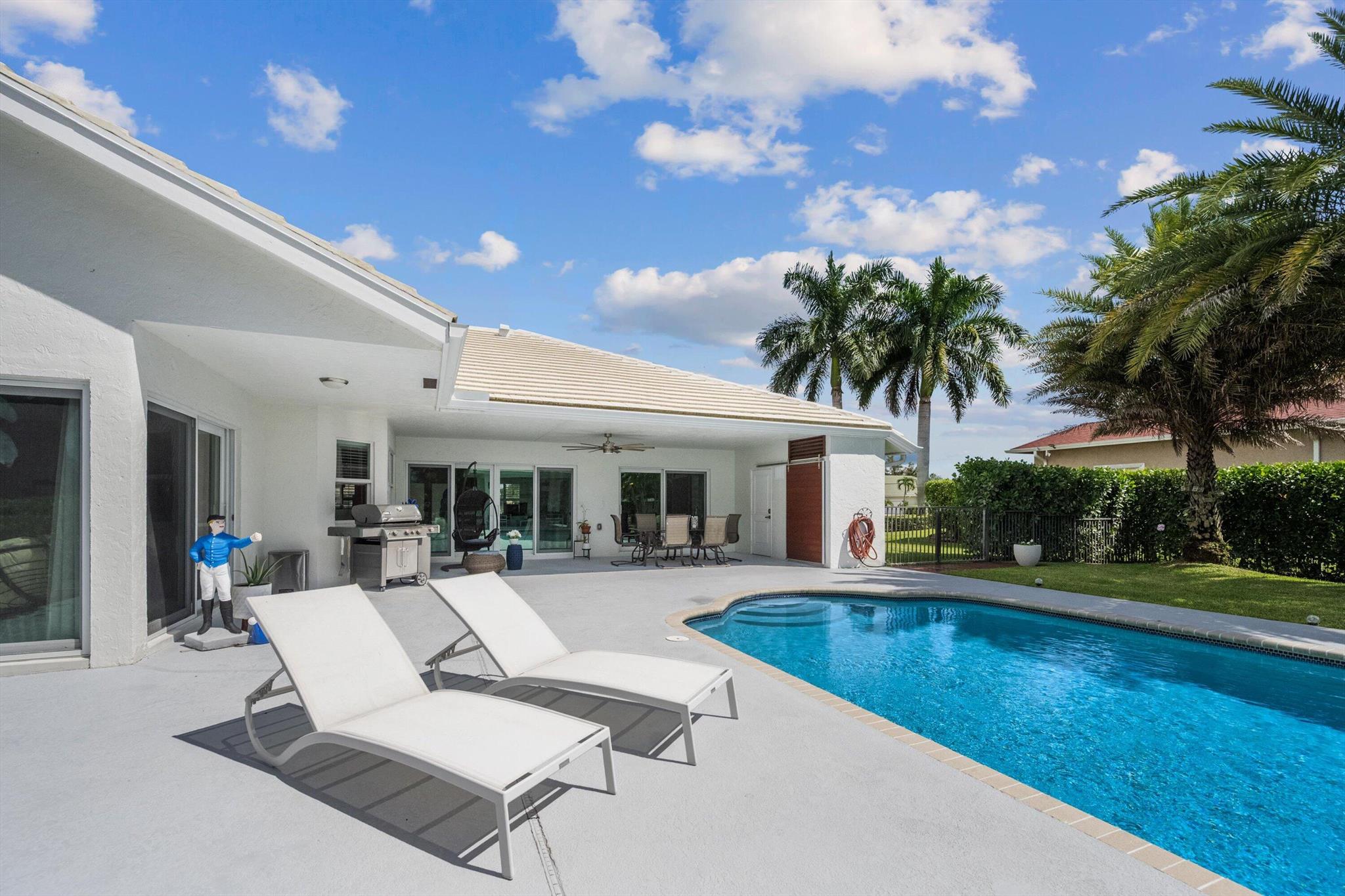 MEADOW WOOD OF THE LANDIN - Residential