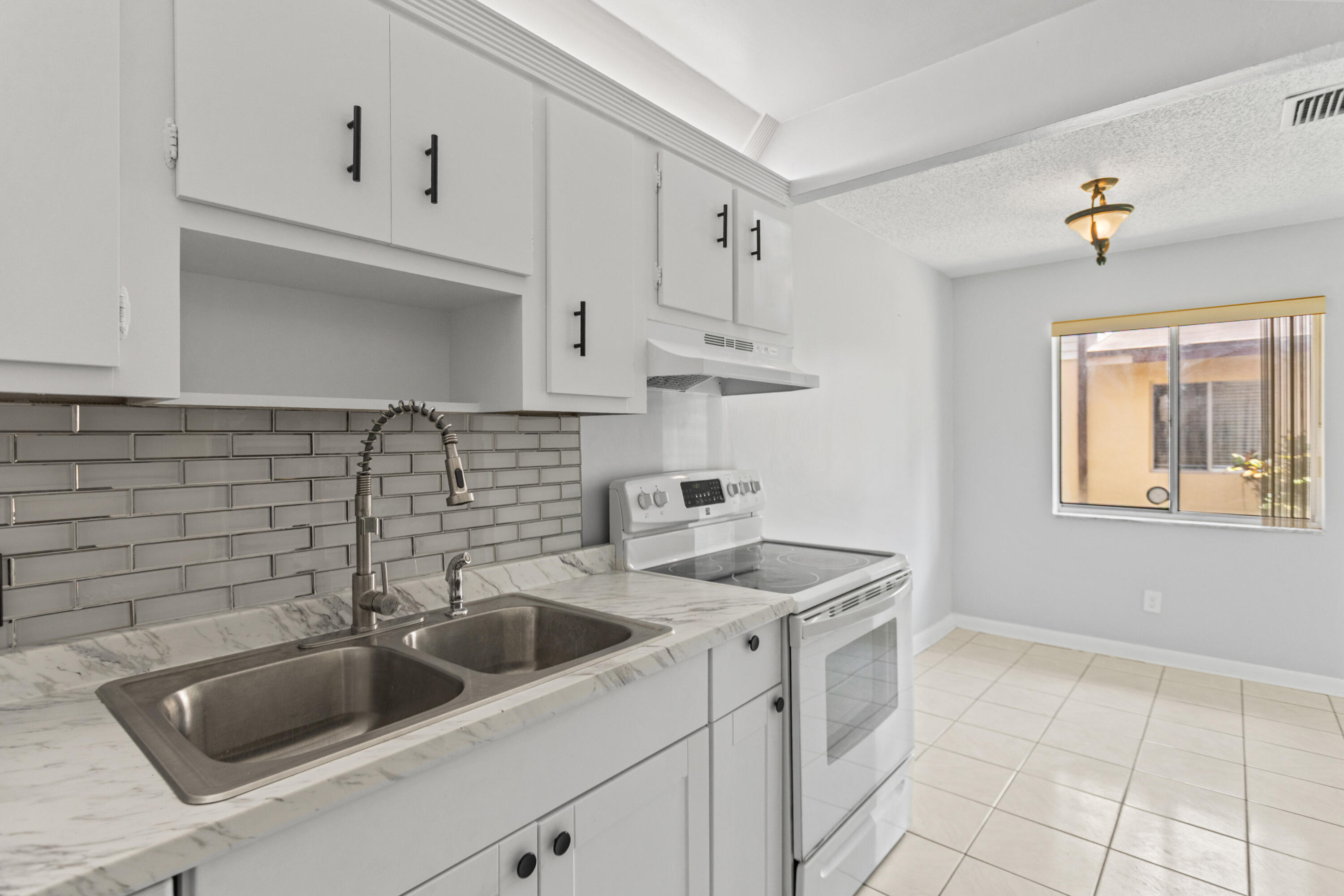 SPRINGTREE ESTATES SEC 1 CONDO - Residential