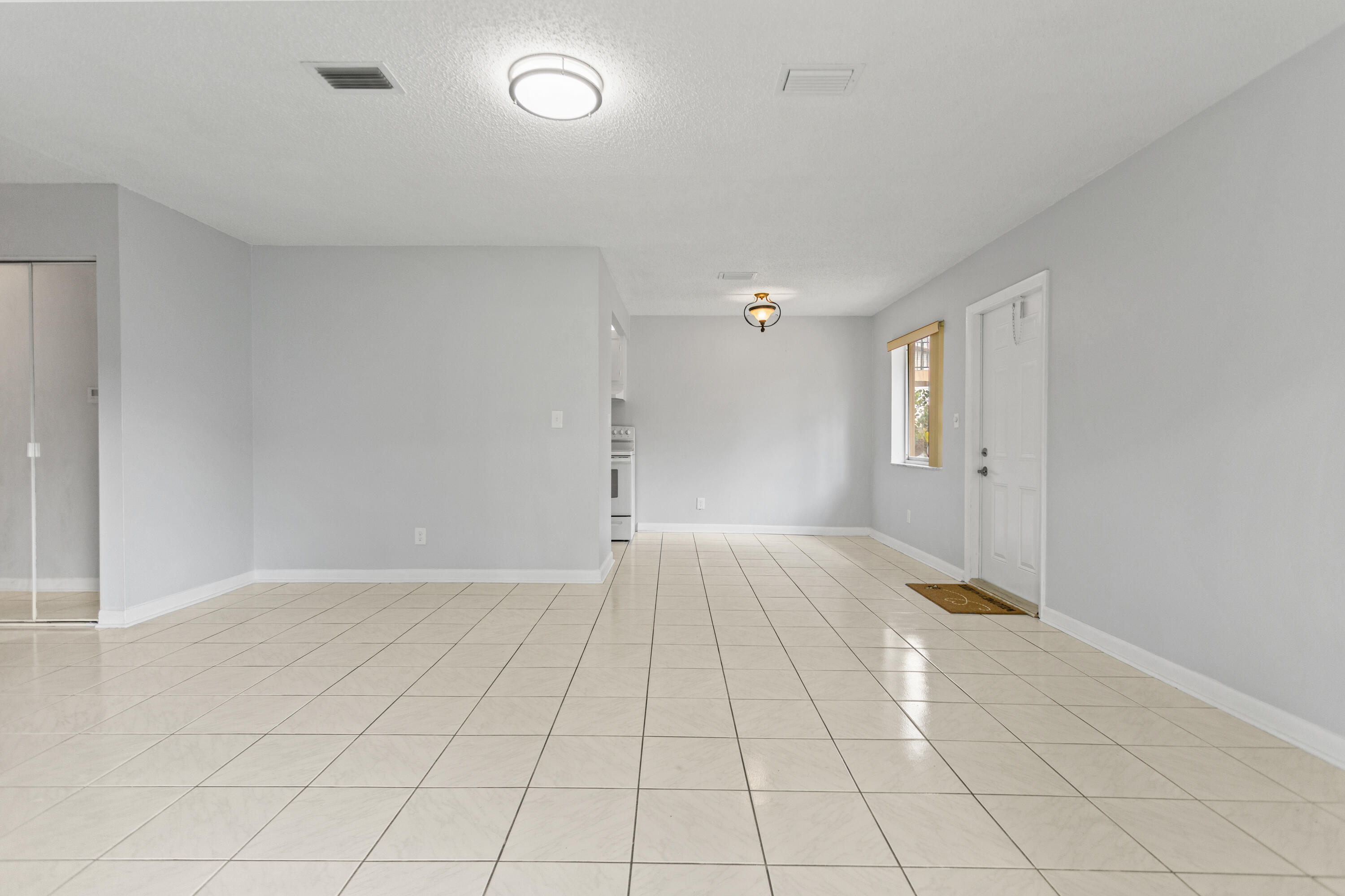 SPRINGTREE ESTATES SEC 1 CONDO - Residential