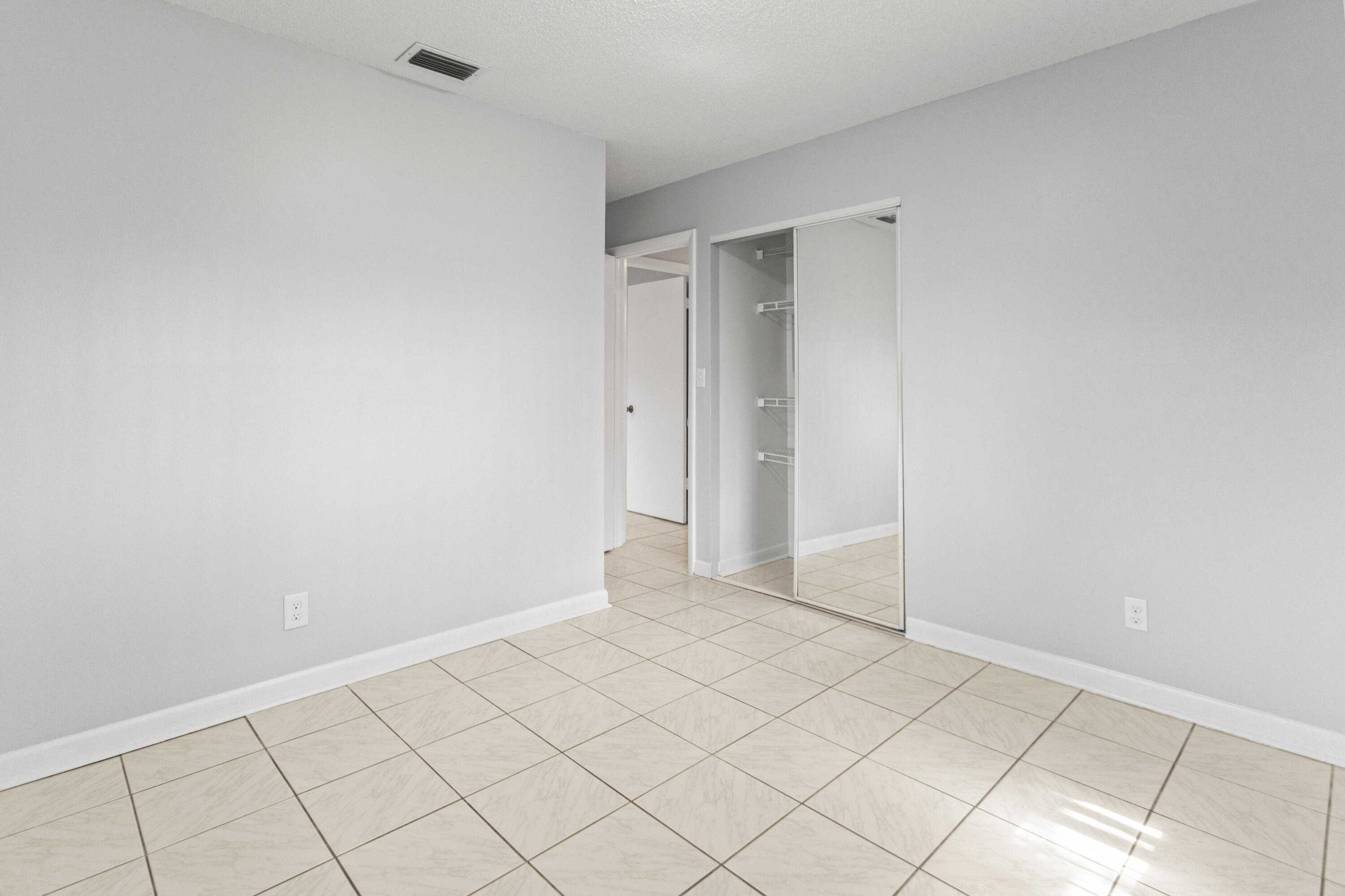 SPRINGTREE ESTATES SEC 1 CONDO - Residential