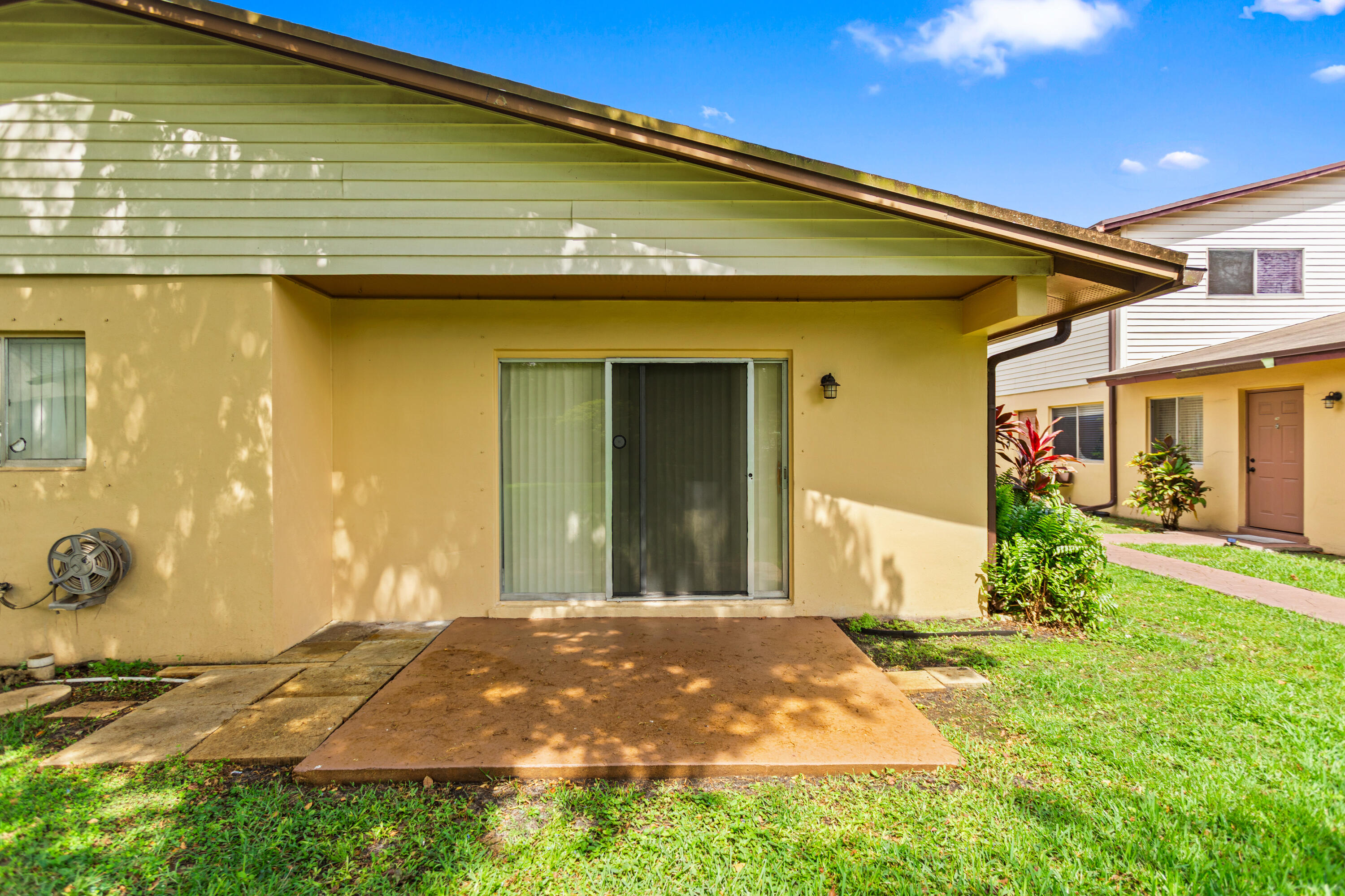 SPRINGTREE ESTATES SEC 1 CONDO - Residential