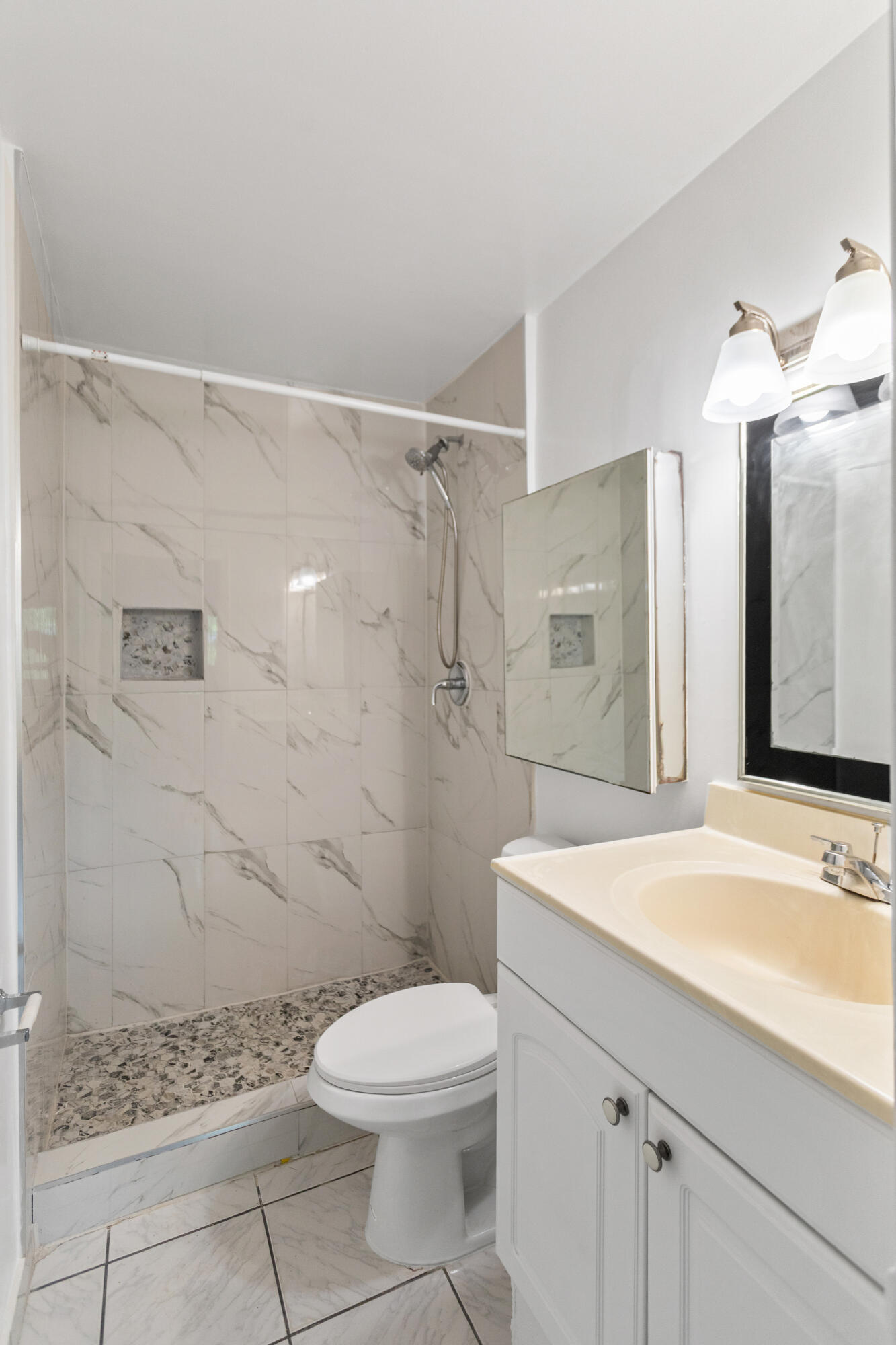 SPRINGTREE ESTATES SEC 1 CONDO - Residential