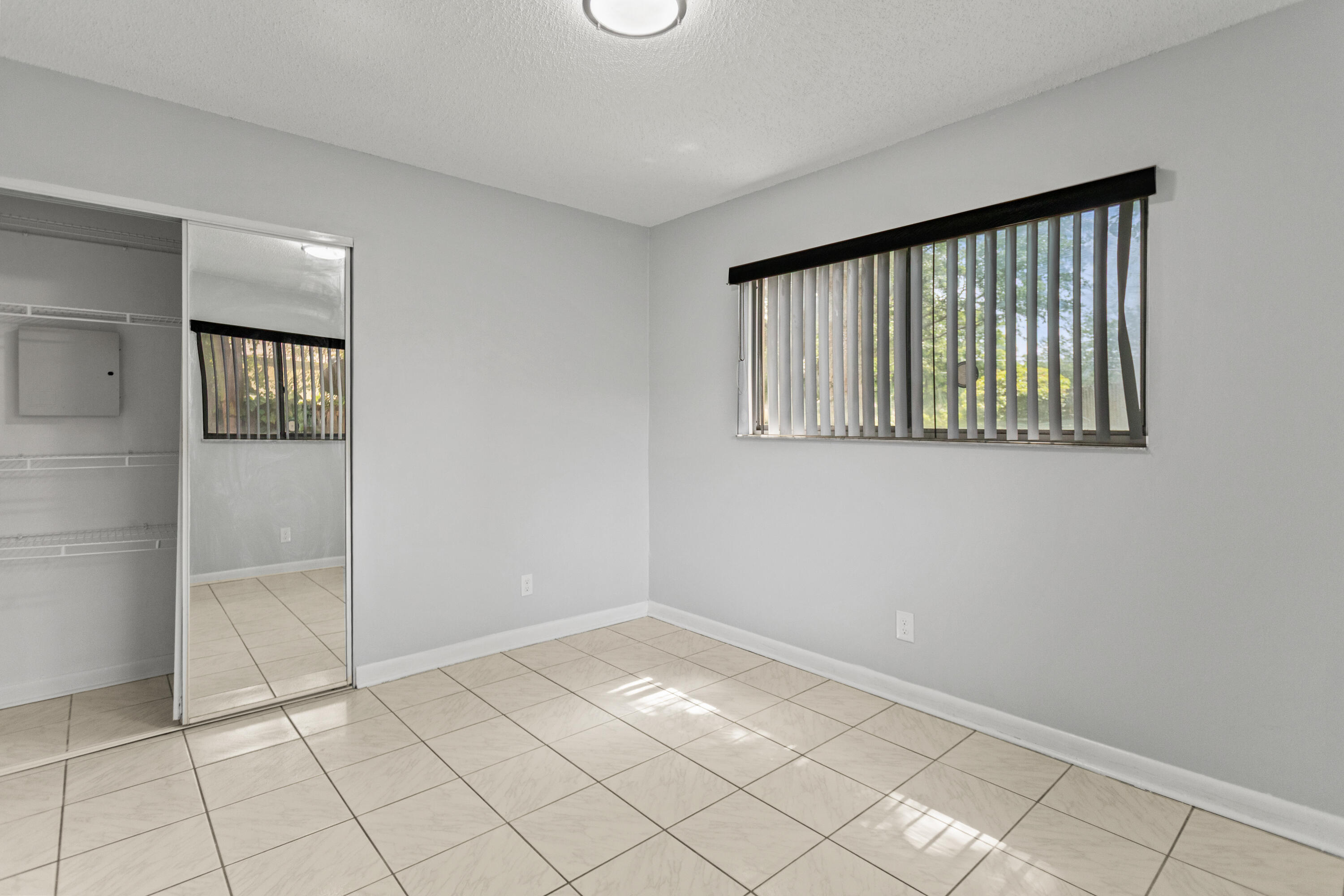 SPRINGTREE ESTATES SEC 1 CONDO - Residential