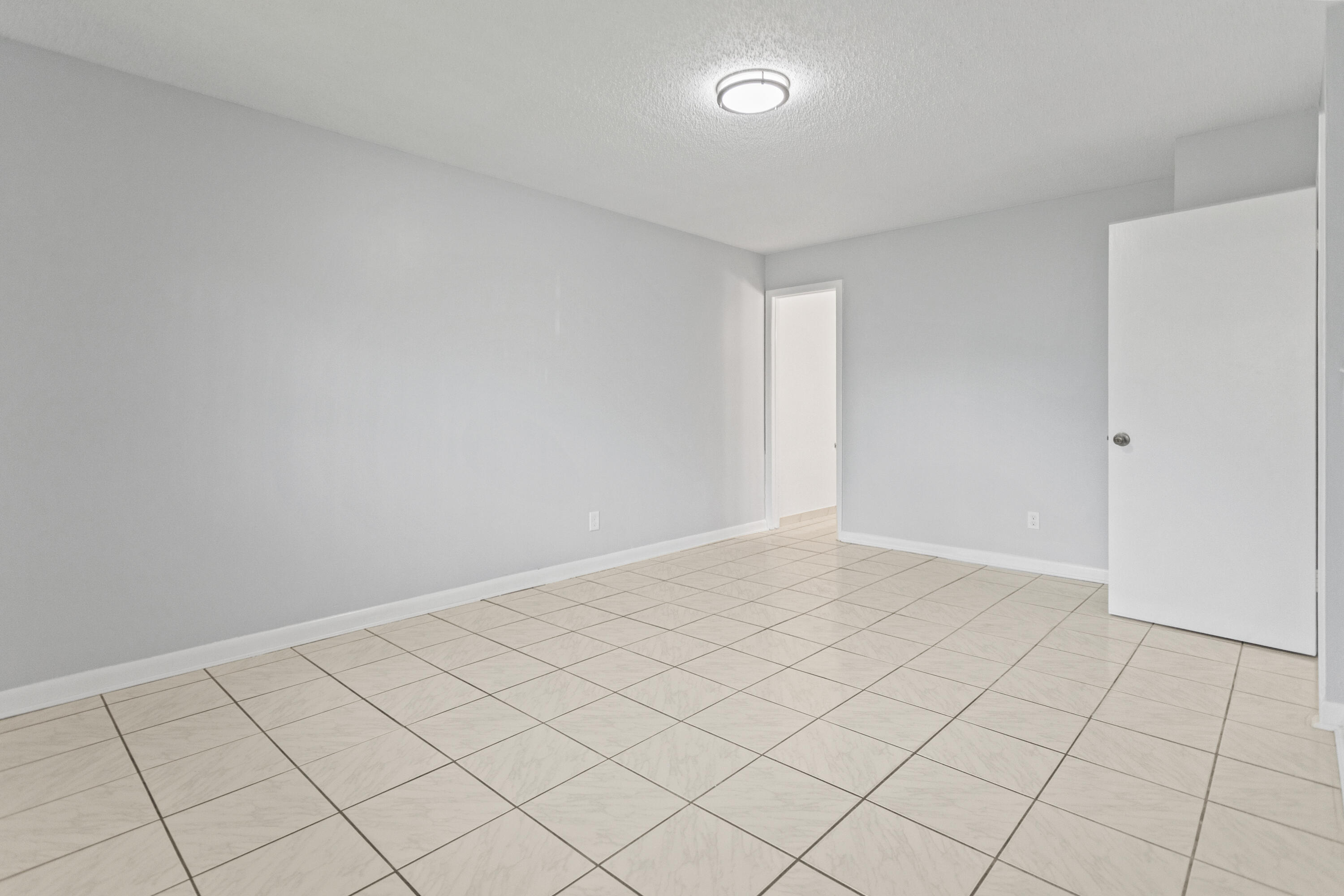 SPRINGTREE ESTATES SEC 1 CONDO - Residential