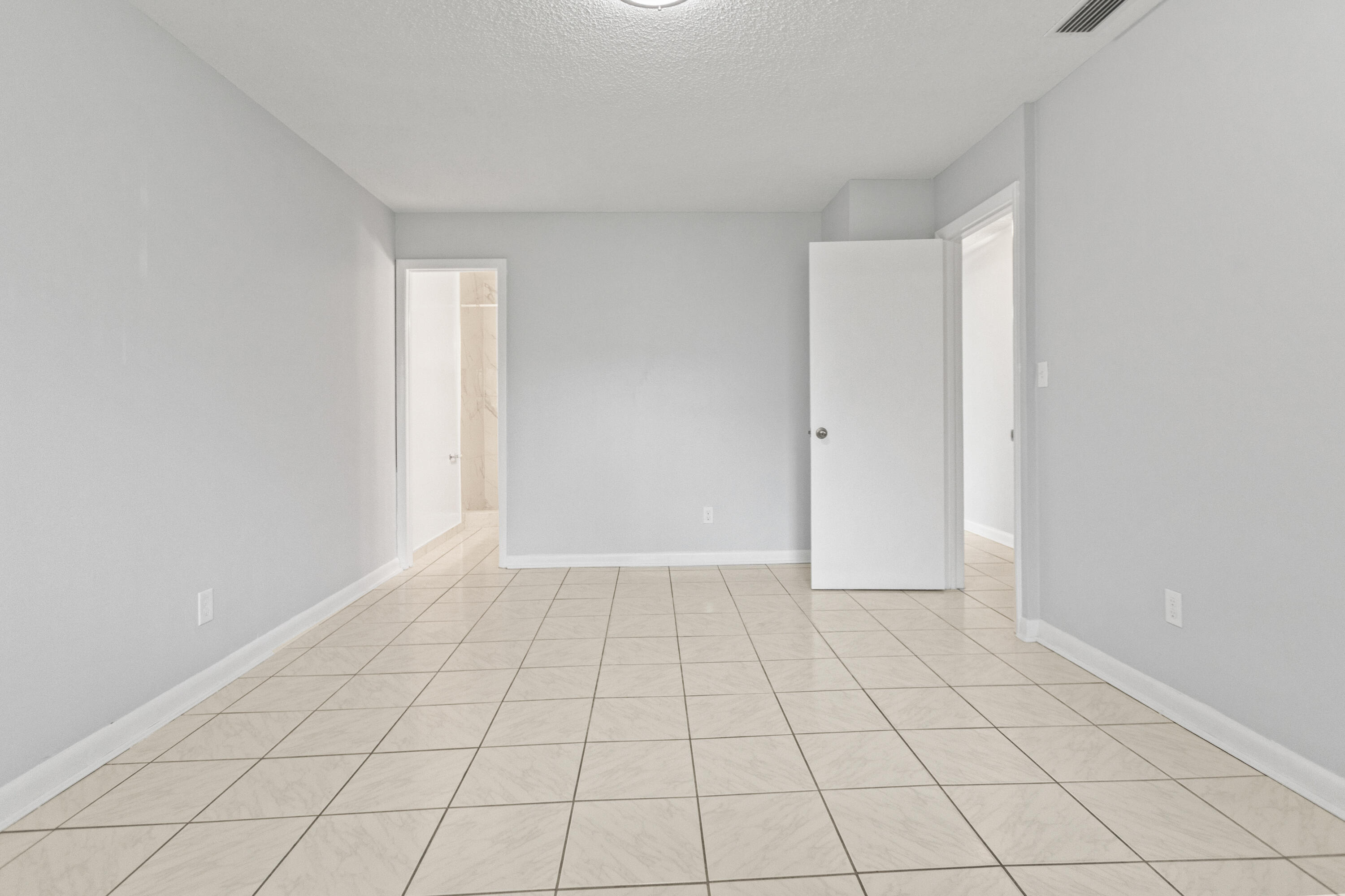 SPRINGTREE ESTATES SEC 1 CONDO - Residential